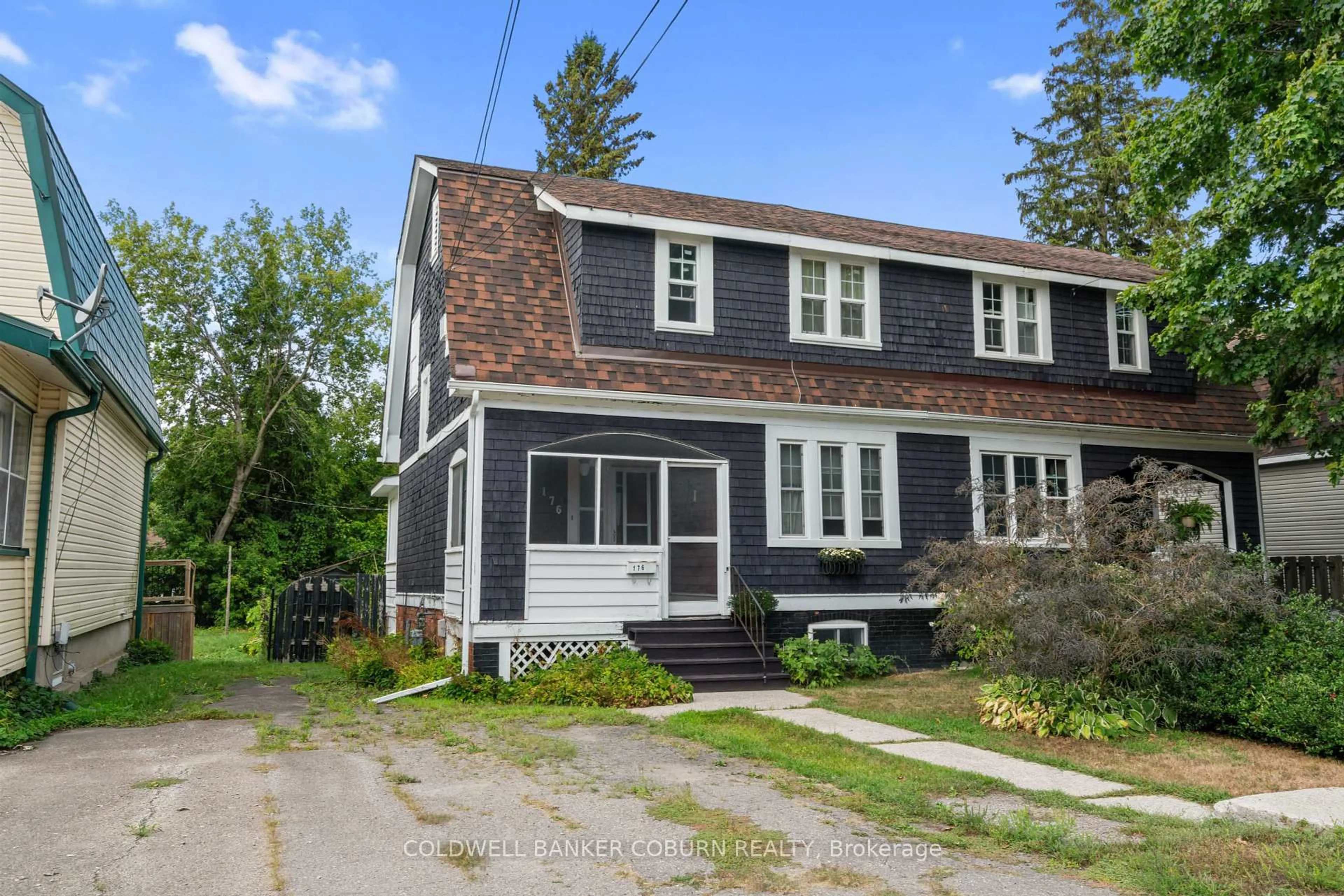 Home with vinyl exterior material, street for 176 Pearl St, Brockville Ontario K6V 4C8