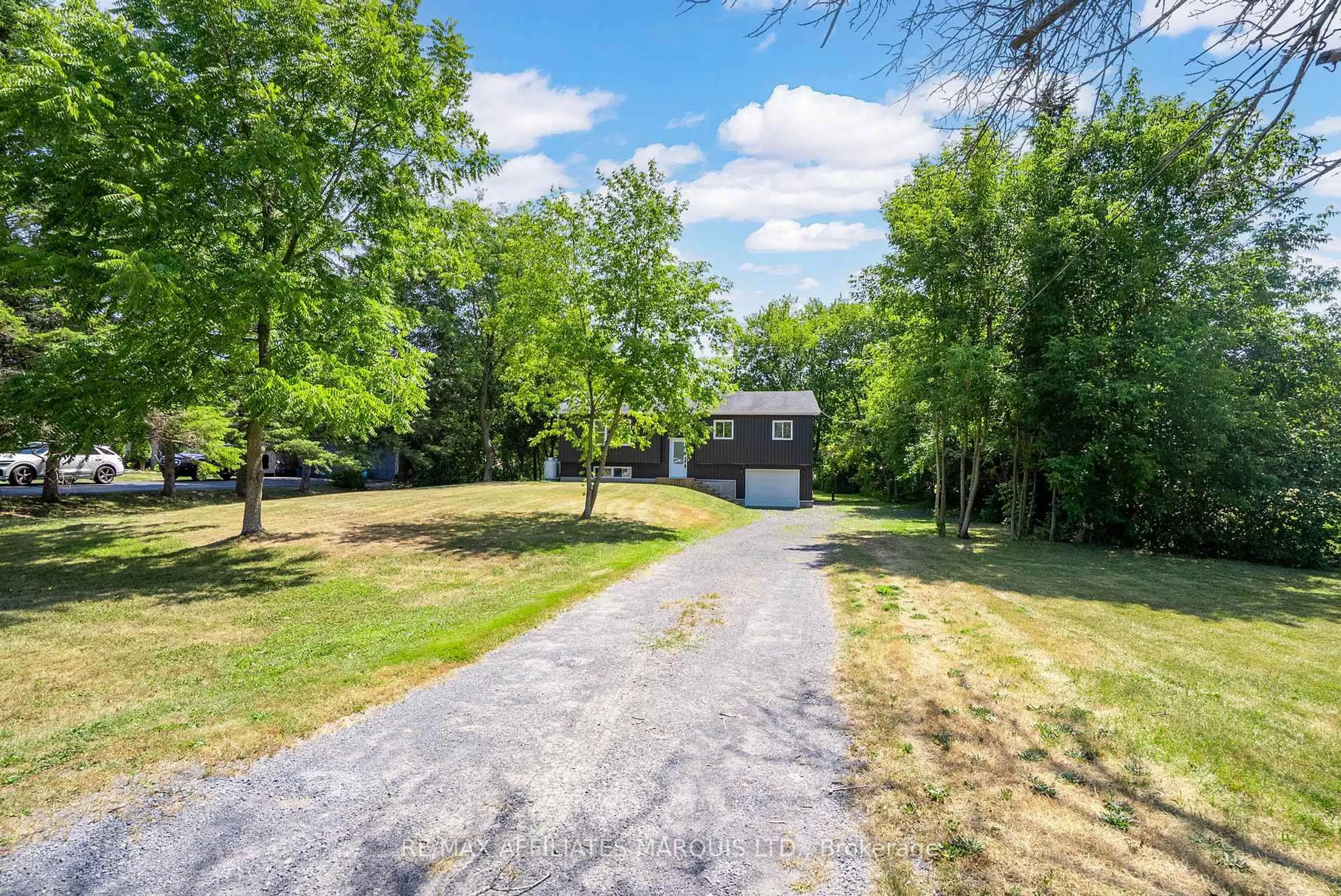A pic from outside/outdoor area/front of a property/back of a property/a pic from drone, street for 18222 Patrick St, South Glengarry Ontario K0C 2J0