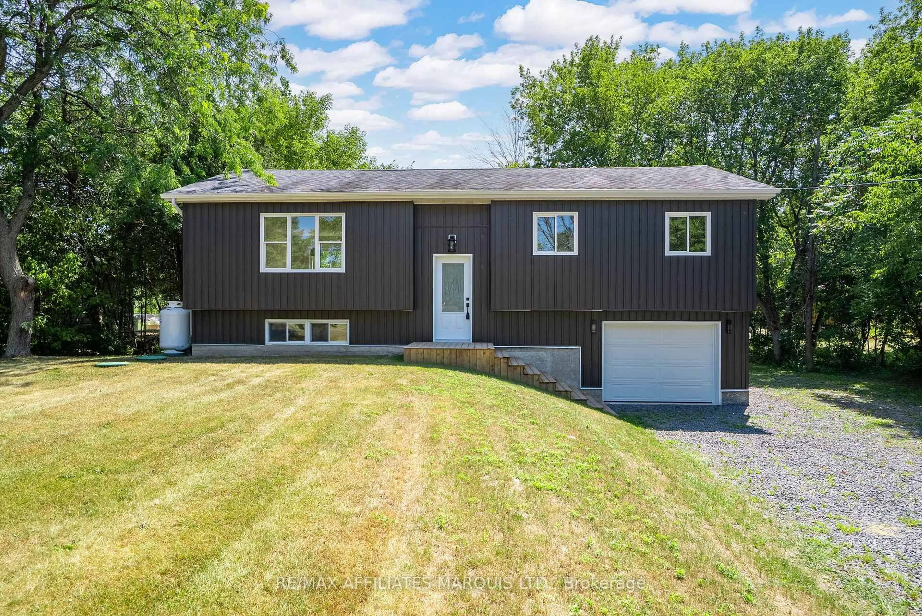 Home with vinyl exterior material, street for 18222 Patrick St, South Glengarry Ontario K0C 2J0