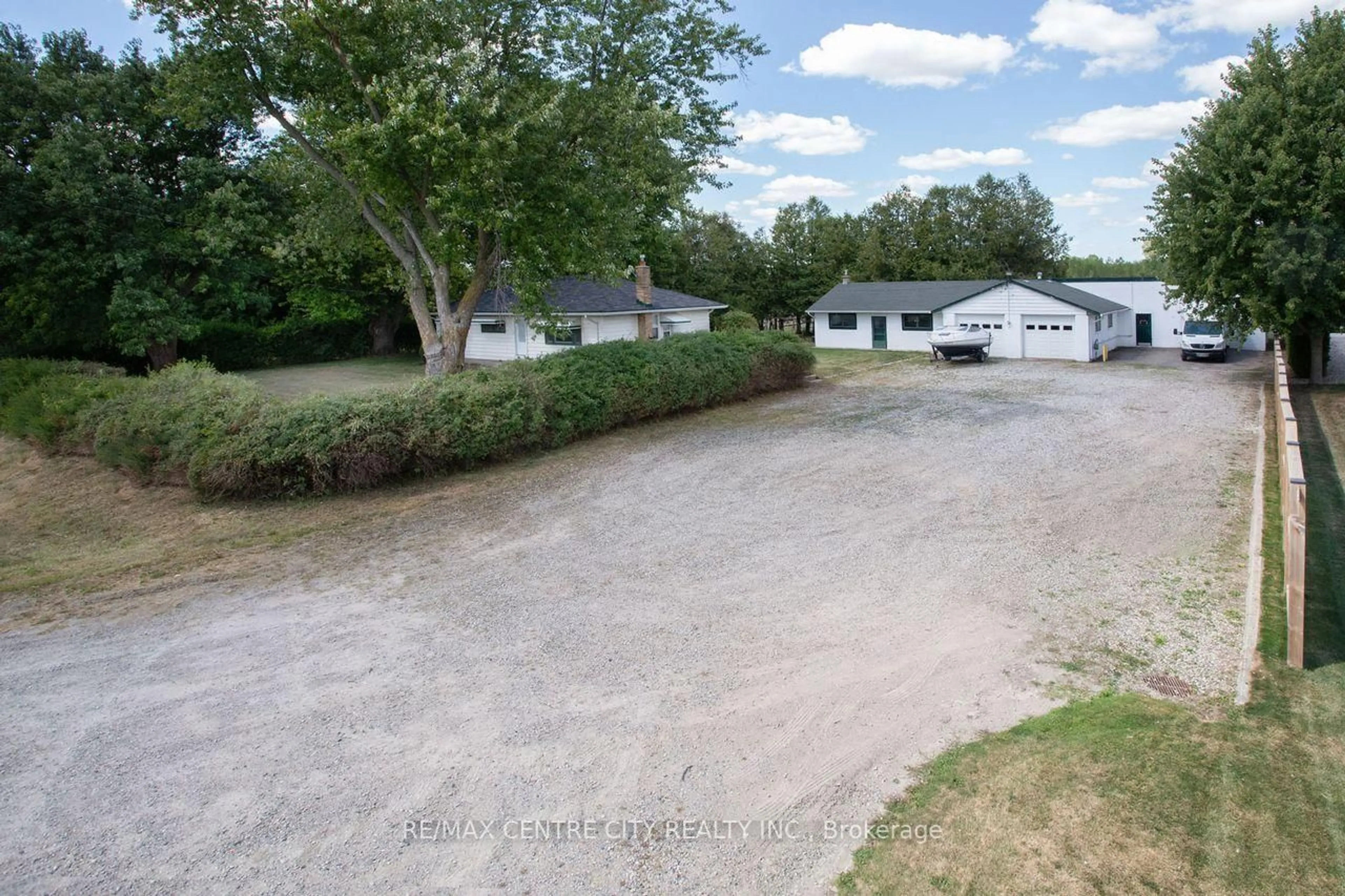 A pic from outside/outdoor area/front of a property/back of a property/a pic from drone, street for 5604 Dundas St, Thames Centre Ontario N0L 1G4