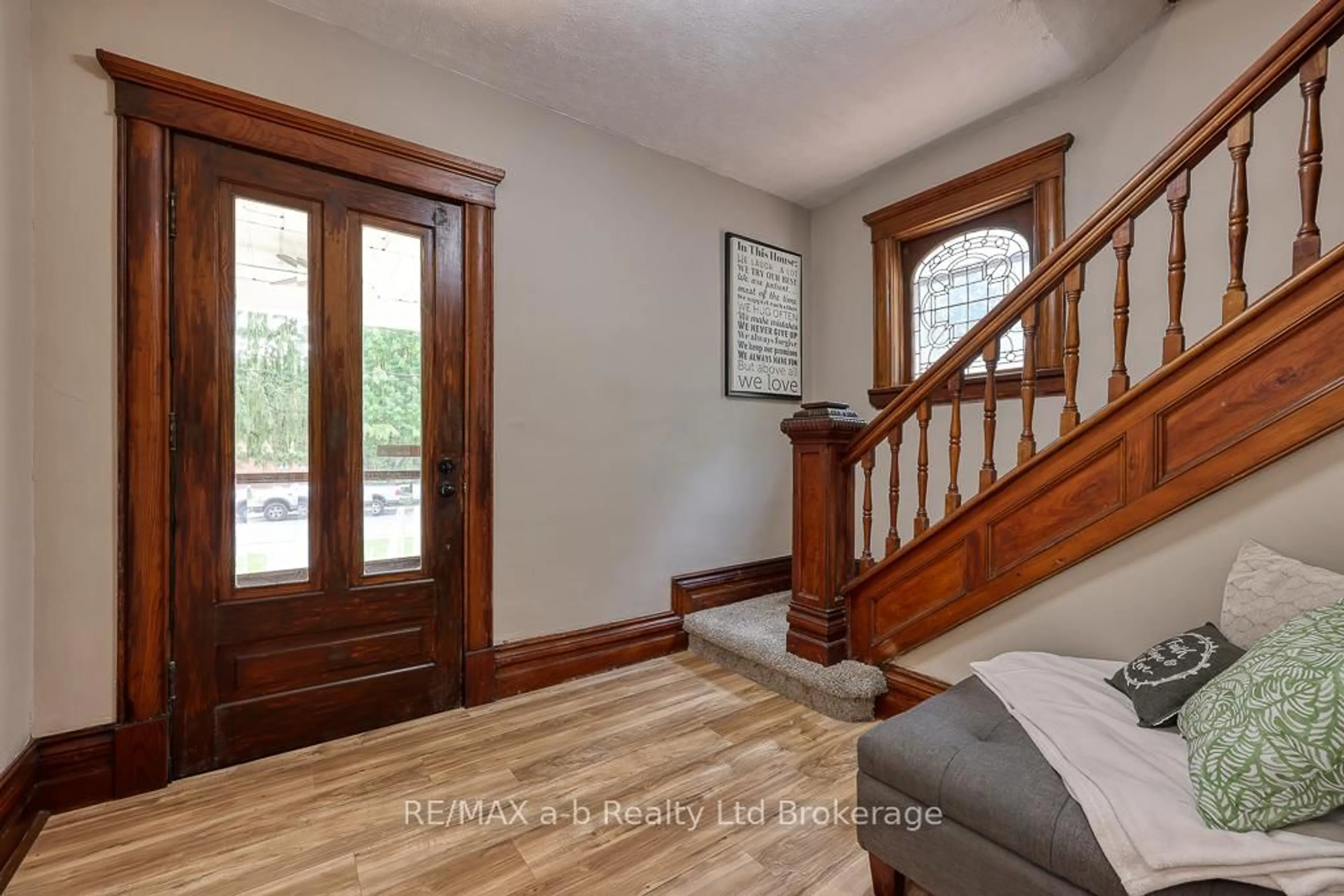 Indoor entryway for 189 Rolph St, Tillsonburg Ontario N4G 3Y9