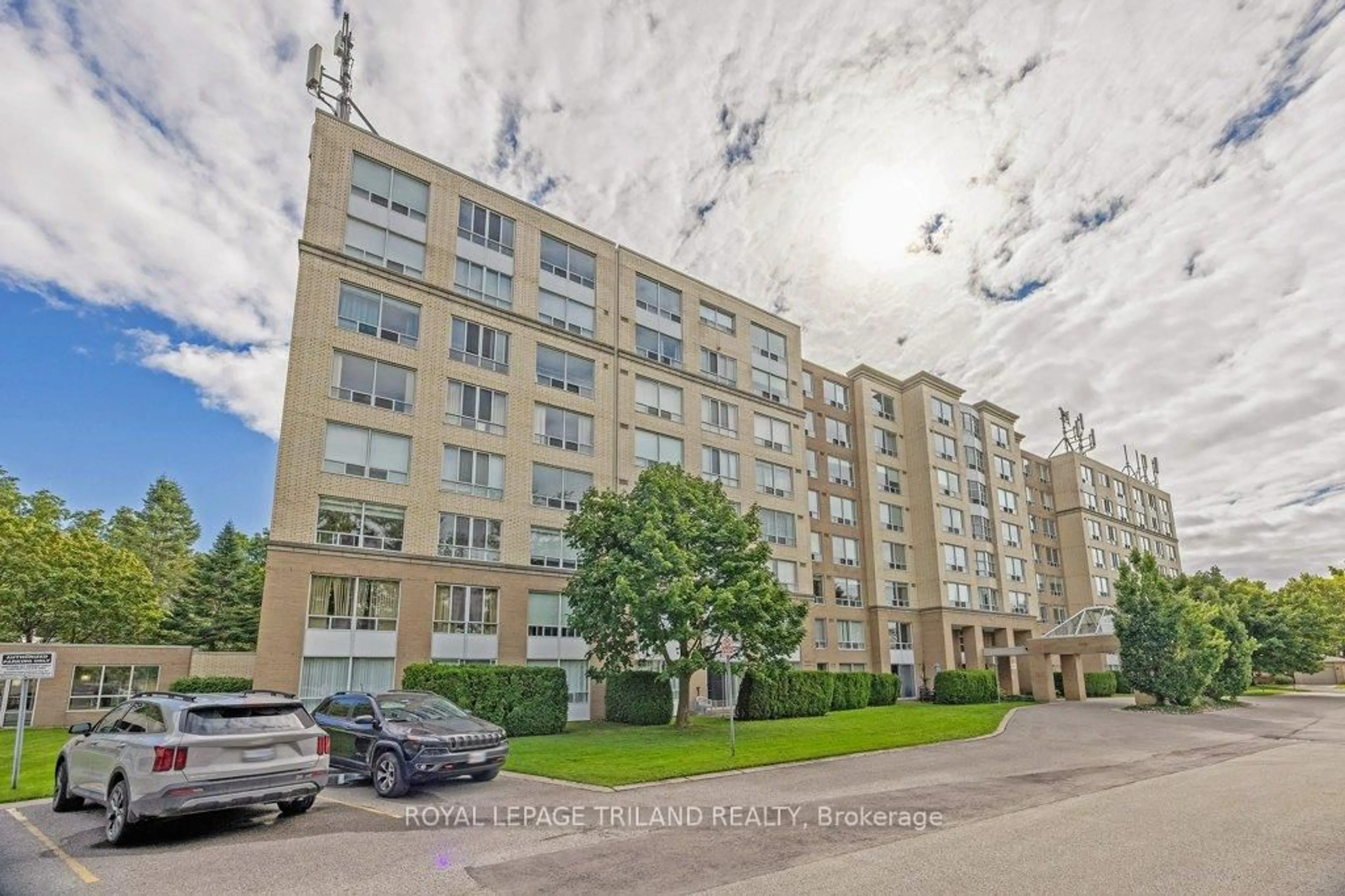 Unknown for 1510 Richmond St #302, London North Ontario N6G 4V2