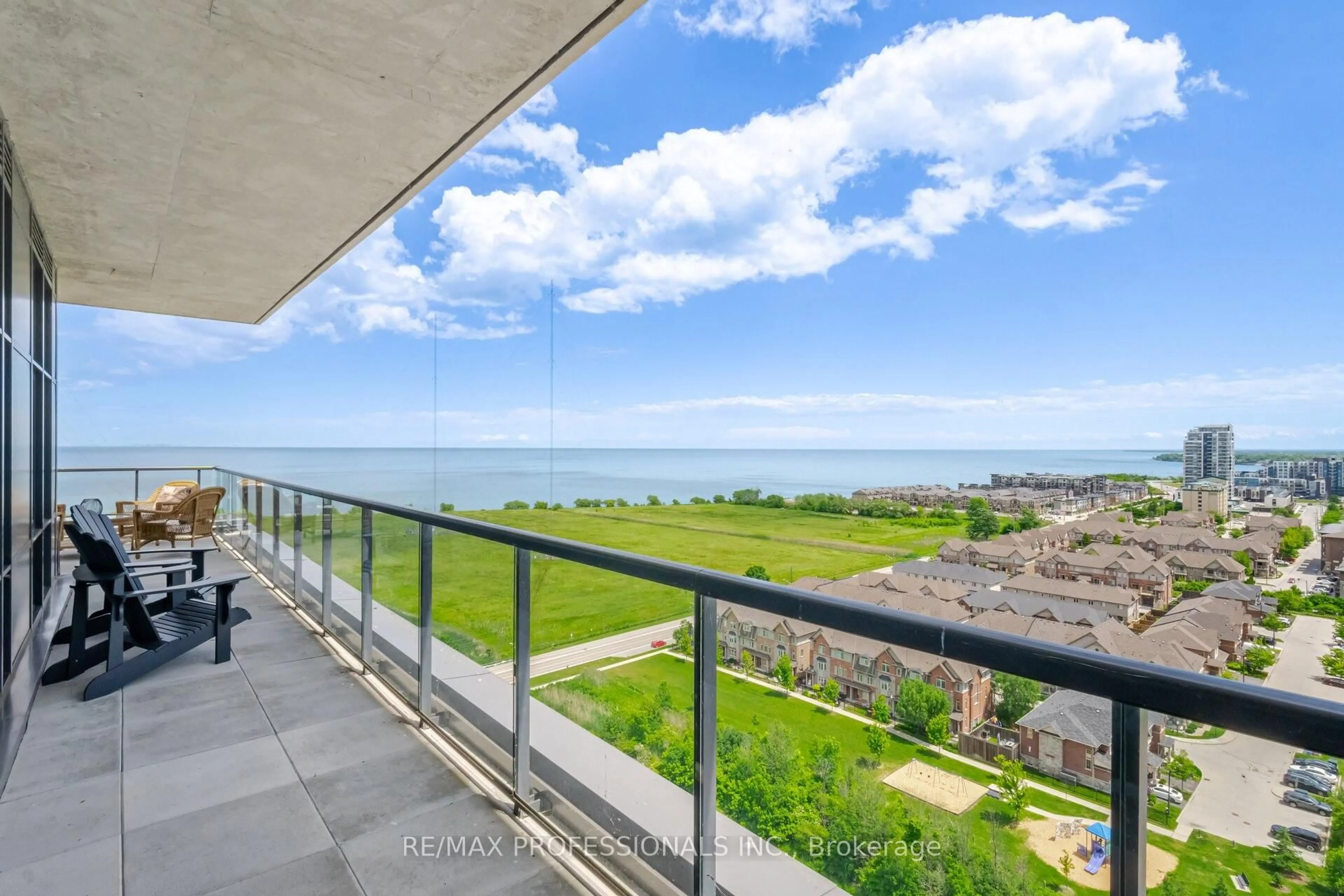 Balcony in the apartment, water/lake/river/ocean view for 550 North Service Rd #PH1504, Grimsby Ontario L3M 0H9