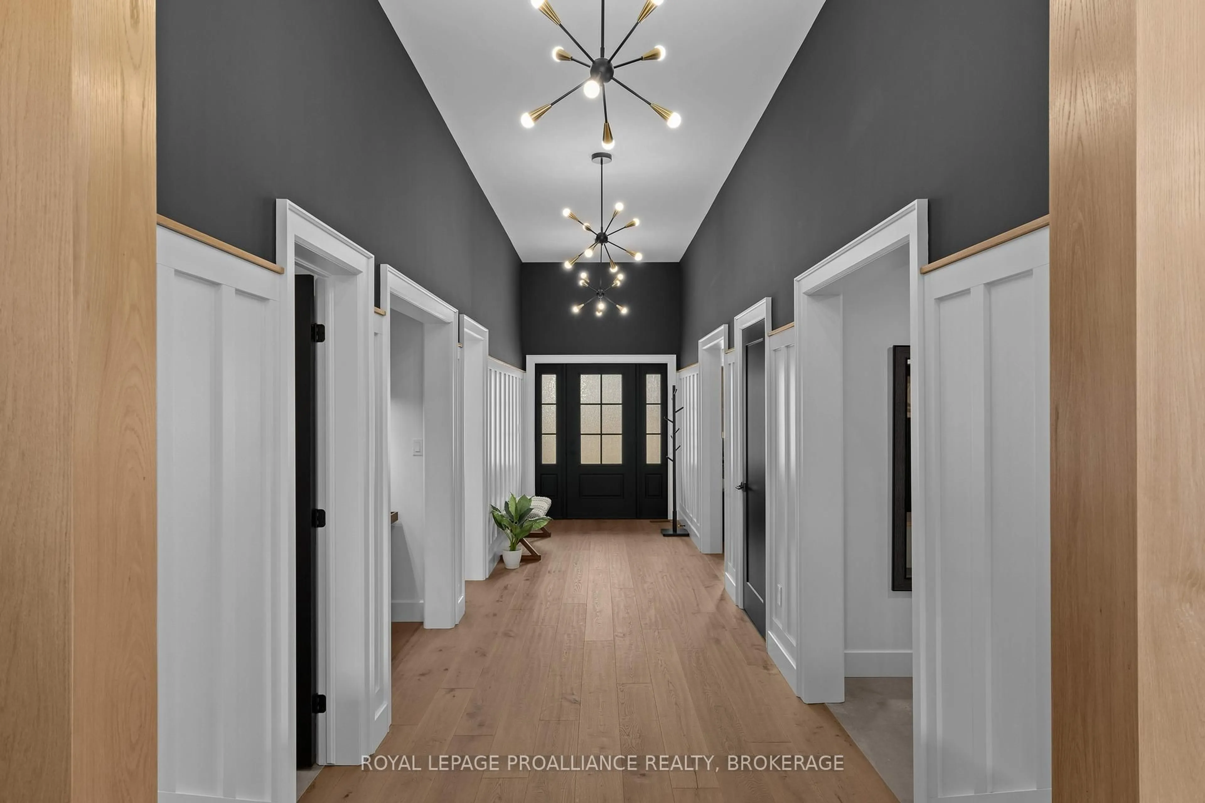 Indoor entryway for 7 Crescent Dr, Kingston Ontario K7M 4J3