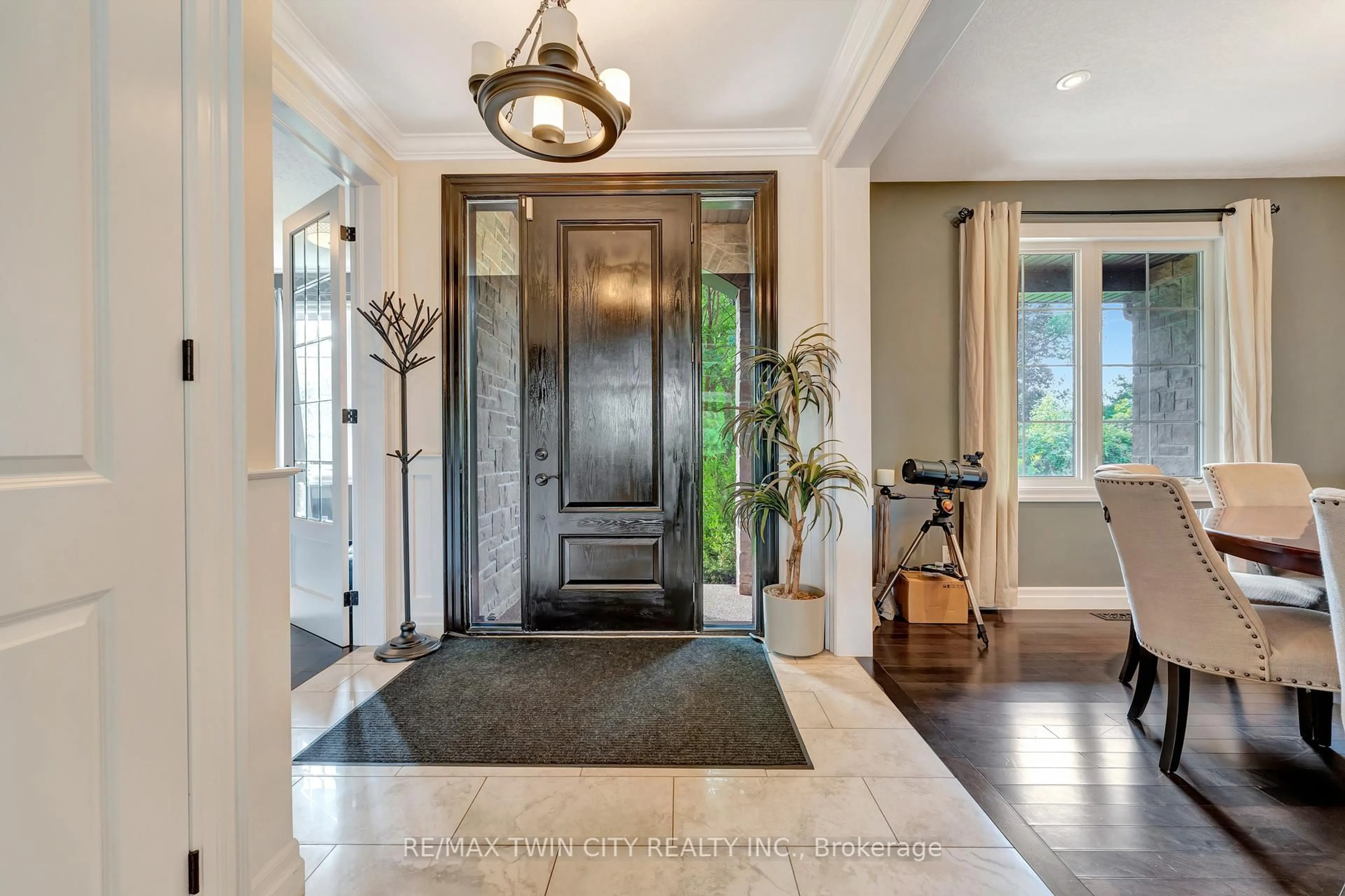 Indoor entryway for 2616 Morrison Rd, North Dumfries Ontario N1K 4A1