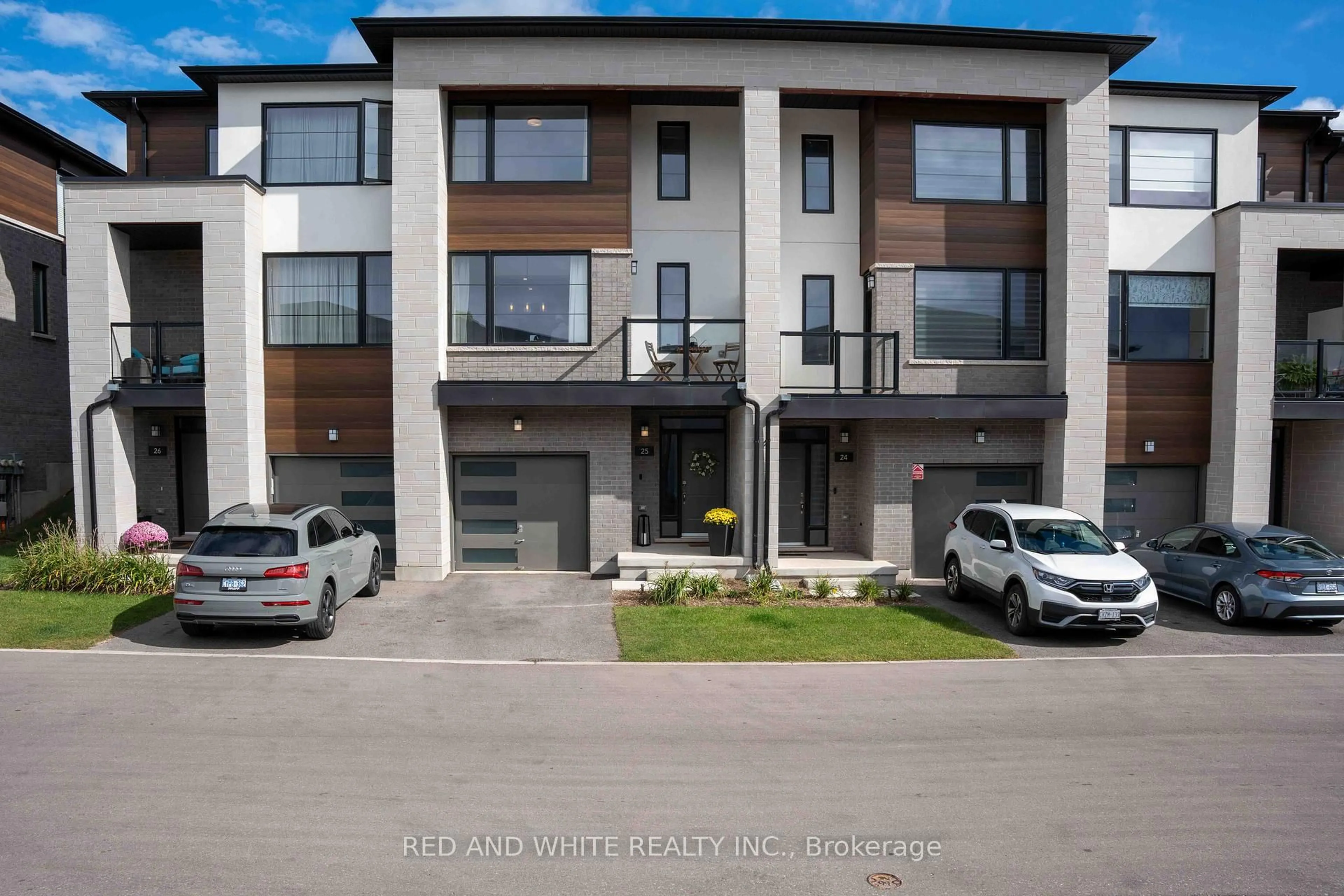 A pic from outside/outdoor area/front of a property/back of a property/a pic from drone, street for 350 River Rd #25, Cambridge Ontario N3C 0H4