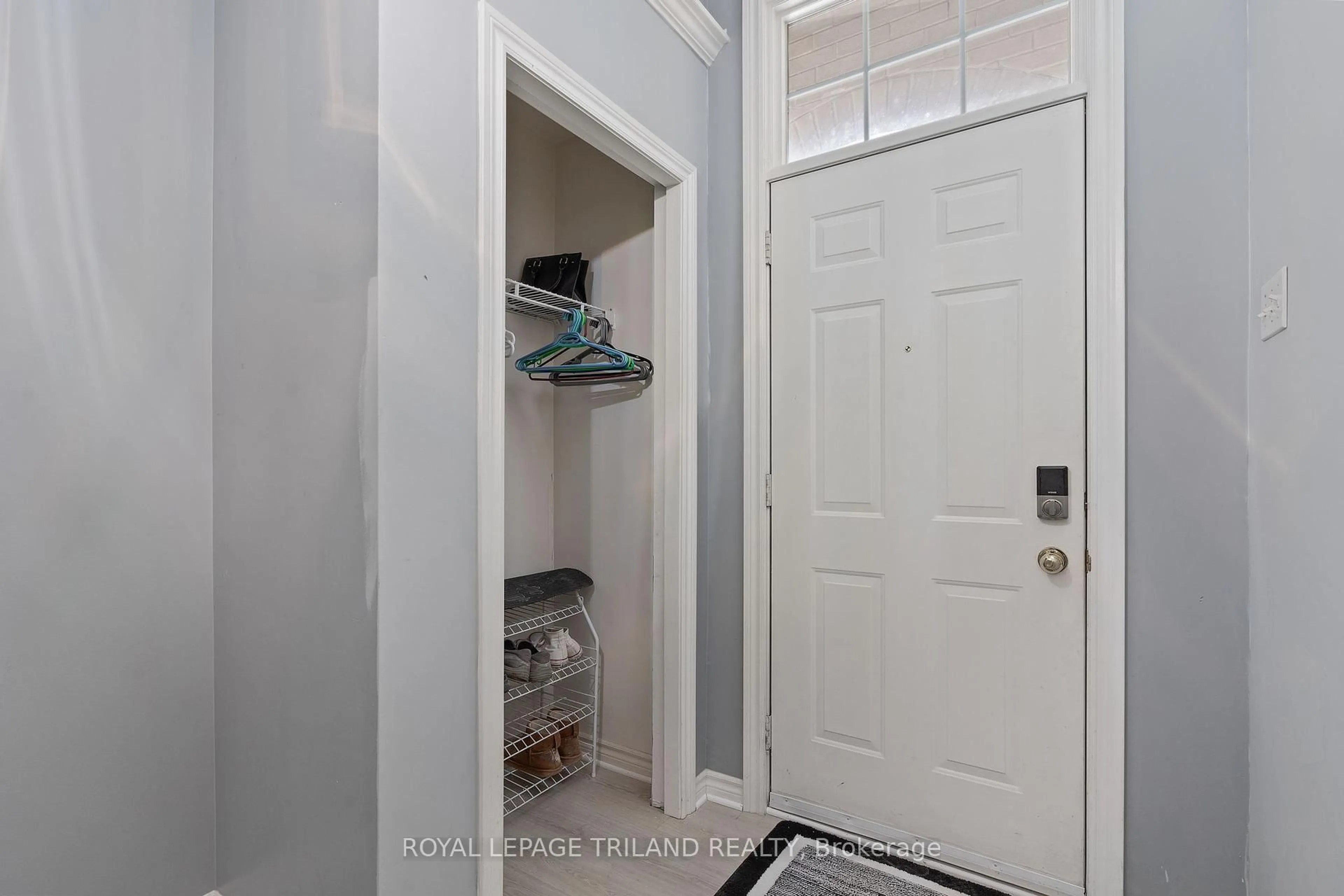 Indoor entryway for 270 North Centre Rd #27, London North Ontario N6G 5E2