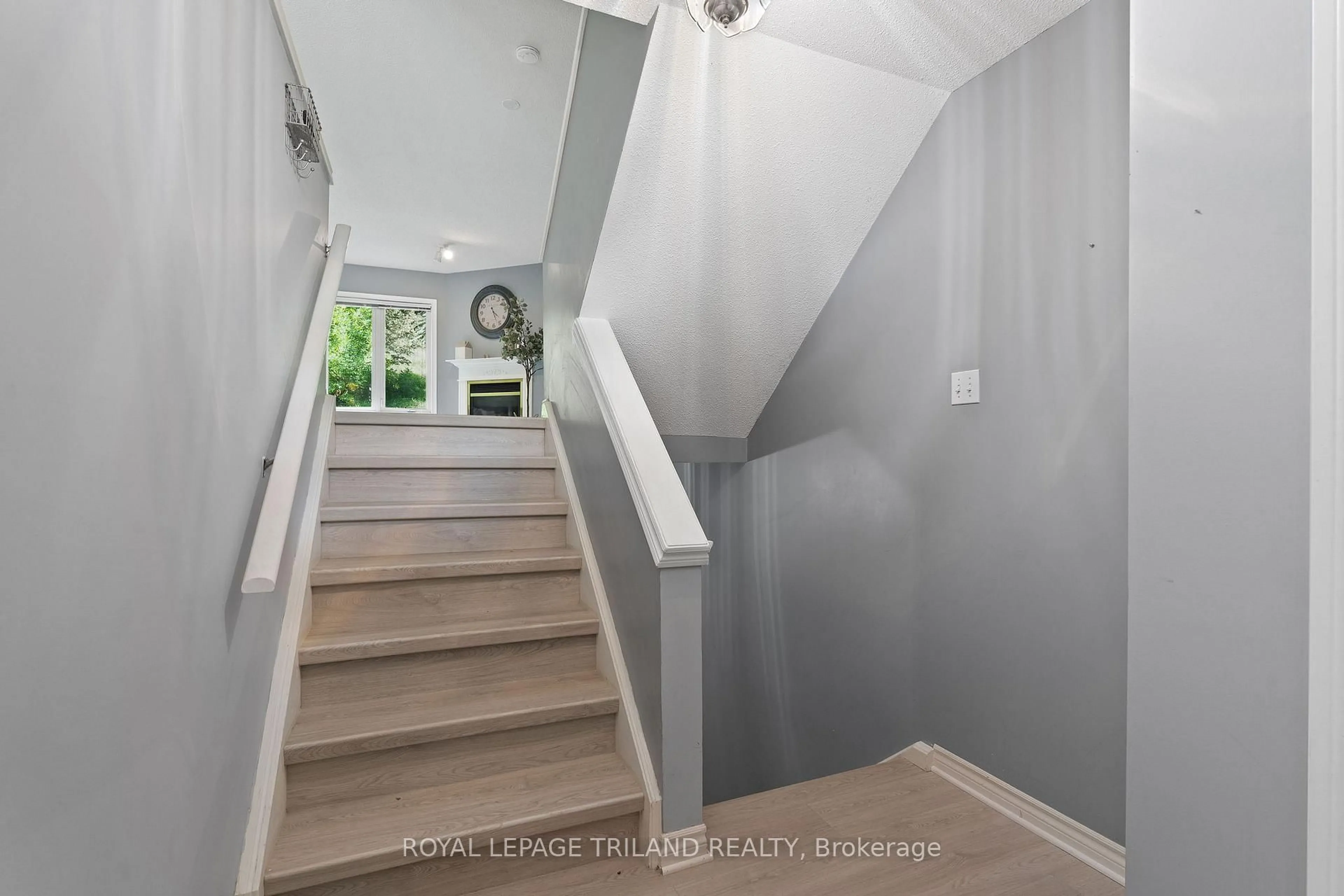 Stairs for 270 North Centre Rd #27, London North Ontario N6G 5E2