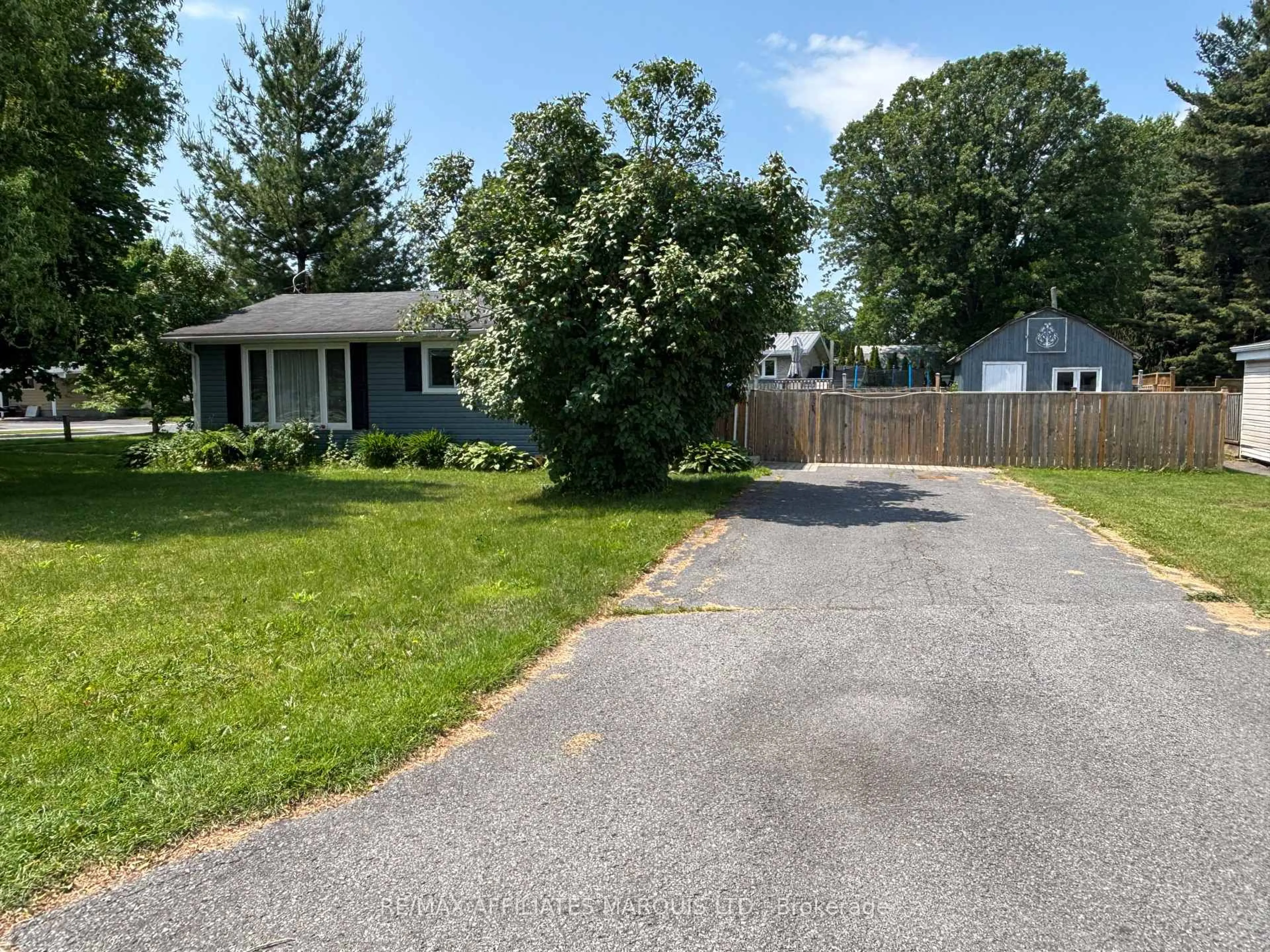 A pic from outside/outdoor area/front of a property/back of a property/a pic from drone, street for 1005 Osborne Ave, Cornwall Ontario K6J 1K8