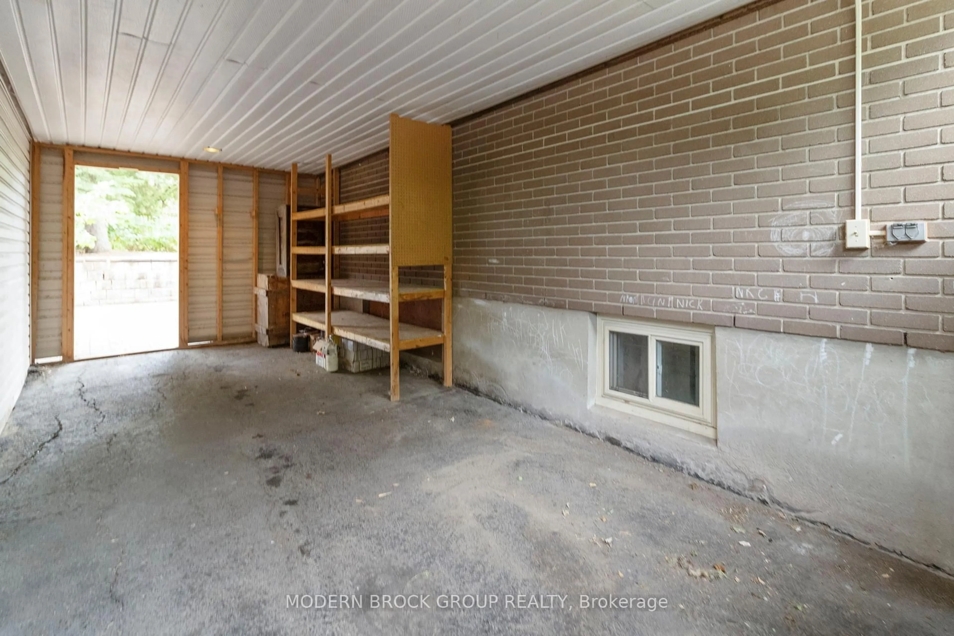 Unknown for 39 Convay Cres, Brockville Ontario K6V 5A2