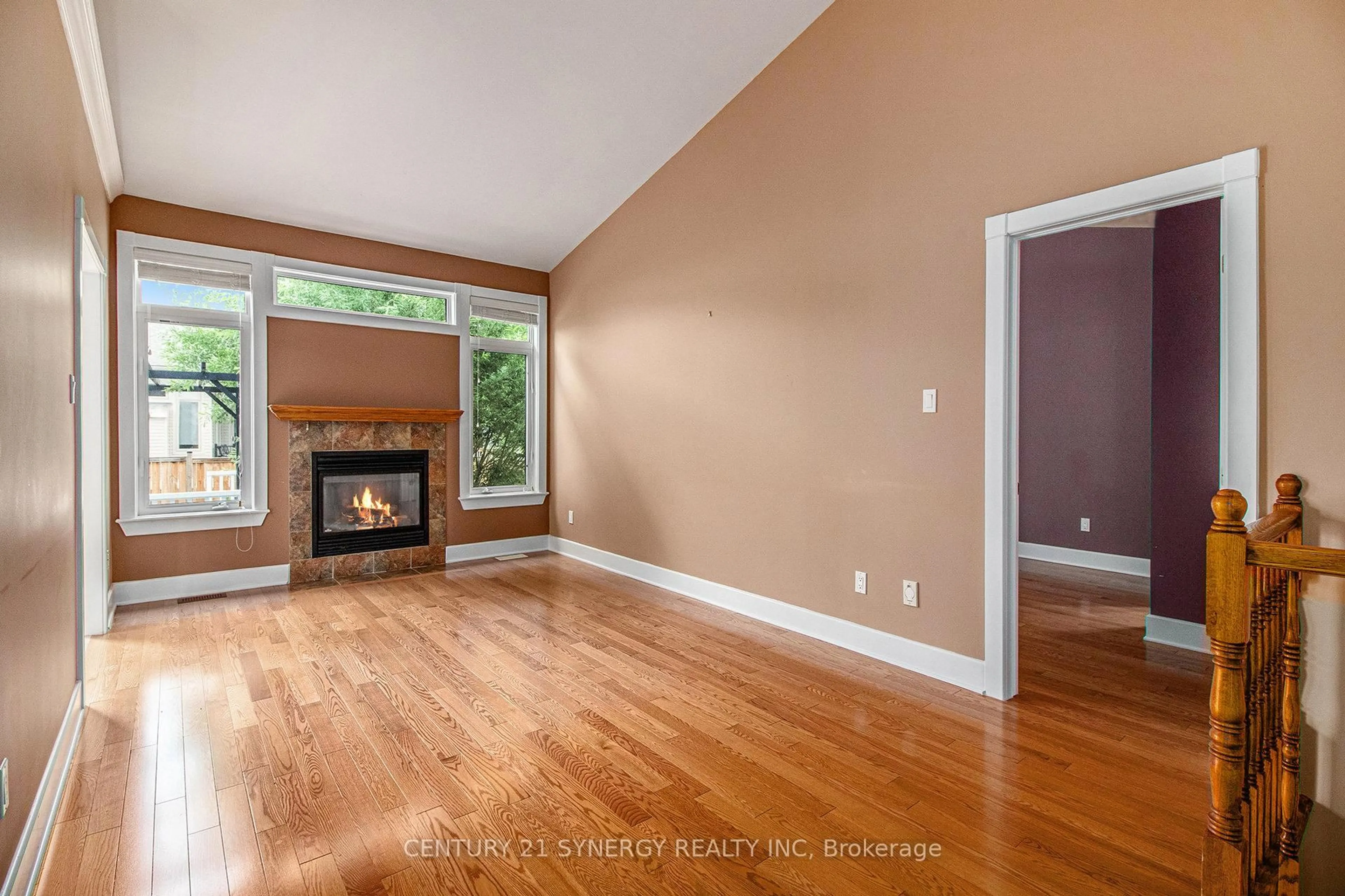 Living room with furniture, wood/laminate floor for 133 Royal Landing Gate, North Grenville Ontario K0G 1J0