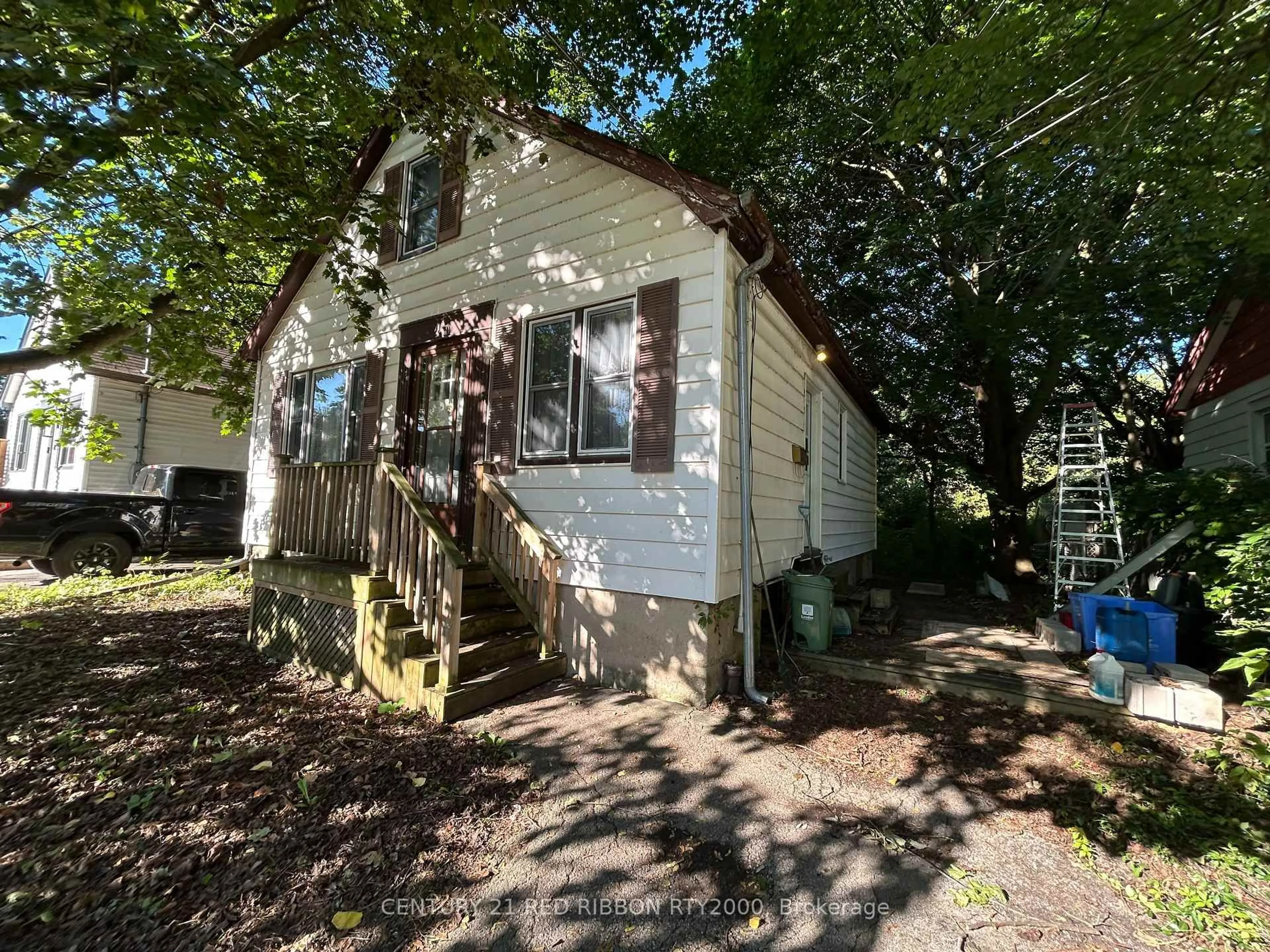 Unknown for 45 Fairview Ave, London South Ontario N6C 4T4