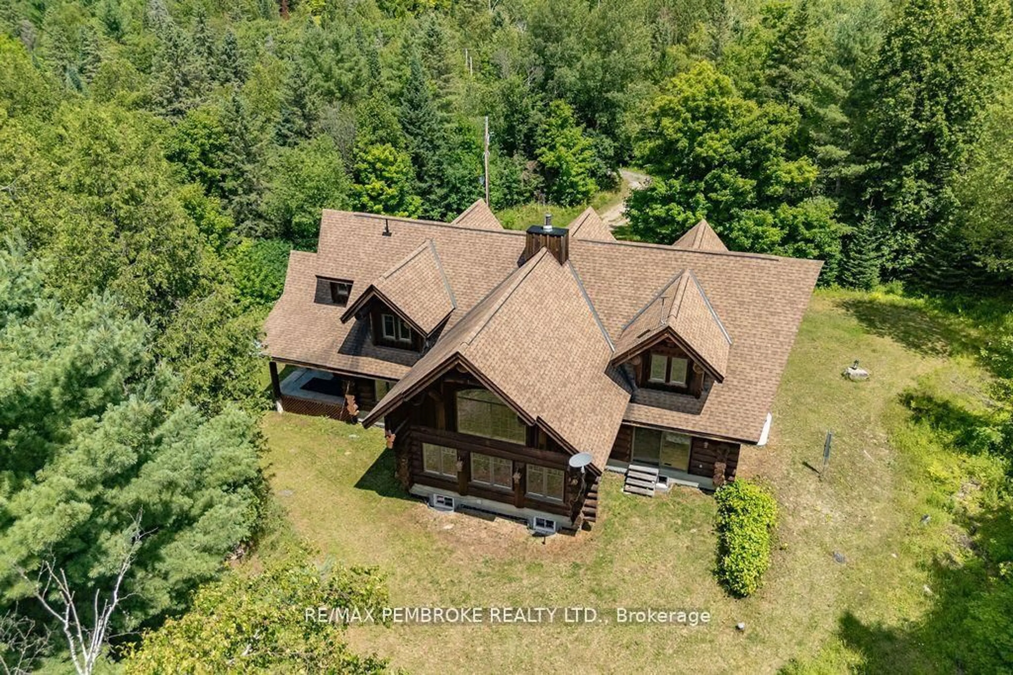 A pic from outside/outdoor area/front of a property/back of a property/a pic from drone, building for 2467 Darling Rd, Clayton Ontario K0A 1P0