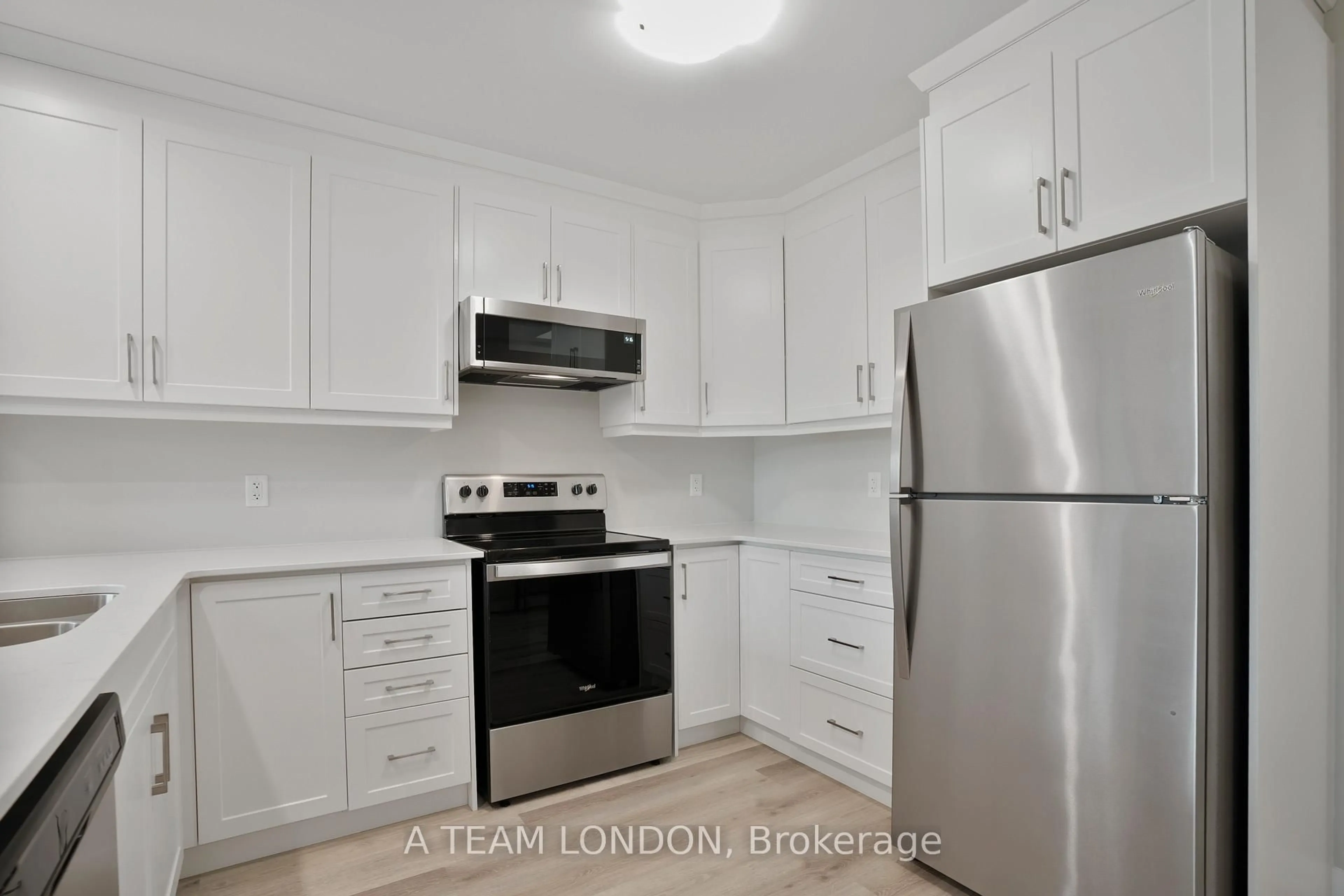 Standard kitchen, unknown for 100 THE PROMENADE #306, Central Elgin Ontario N5L 1C5