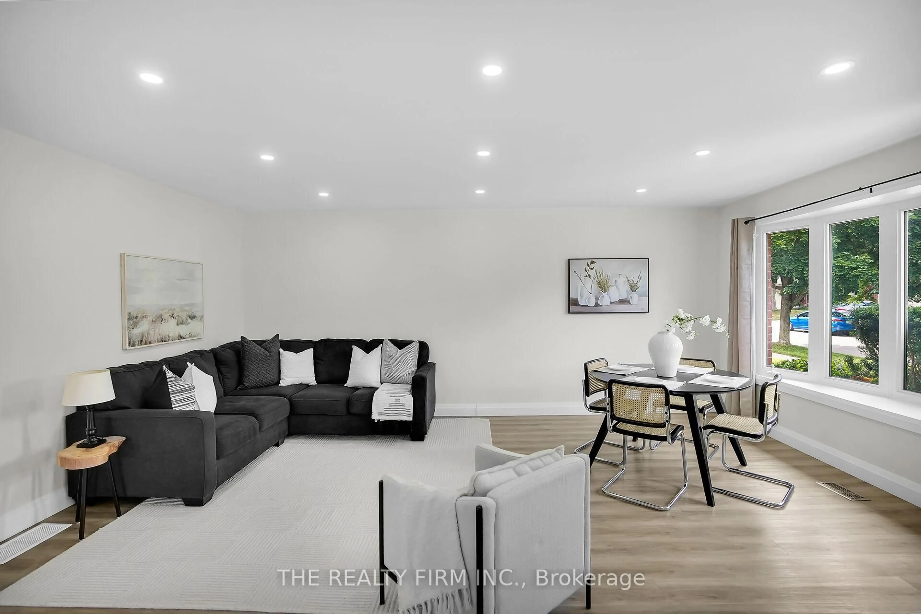 Living room with furniture, unknown for 270 Highview Cres, London South Ontario N6J 4E3