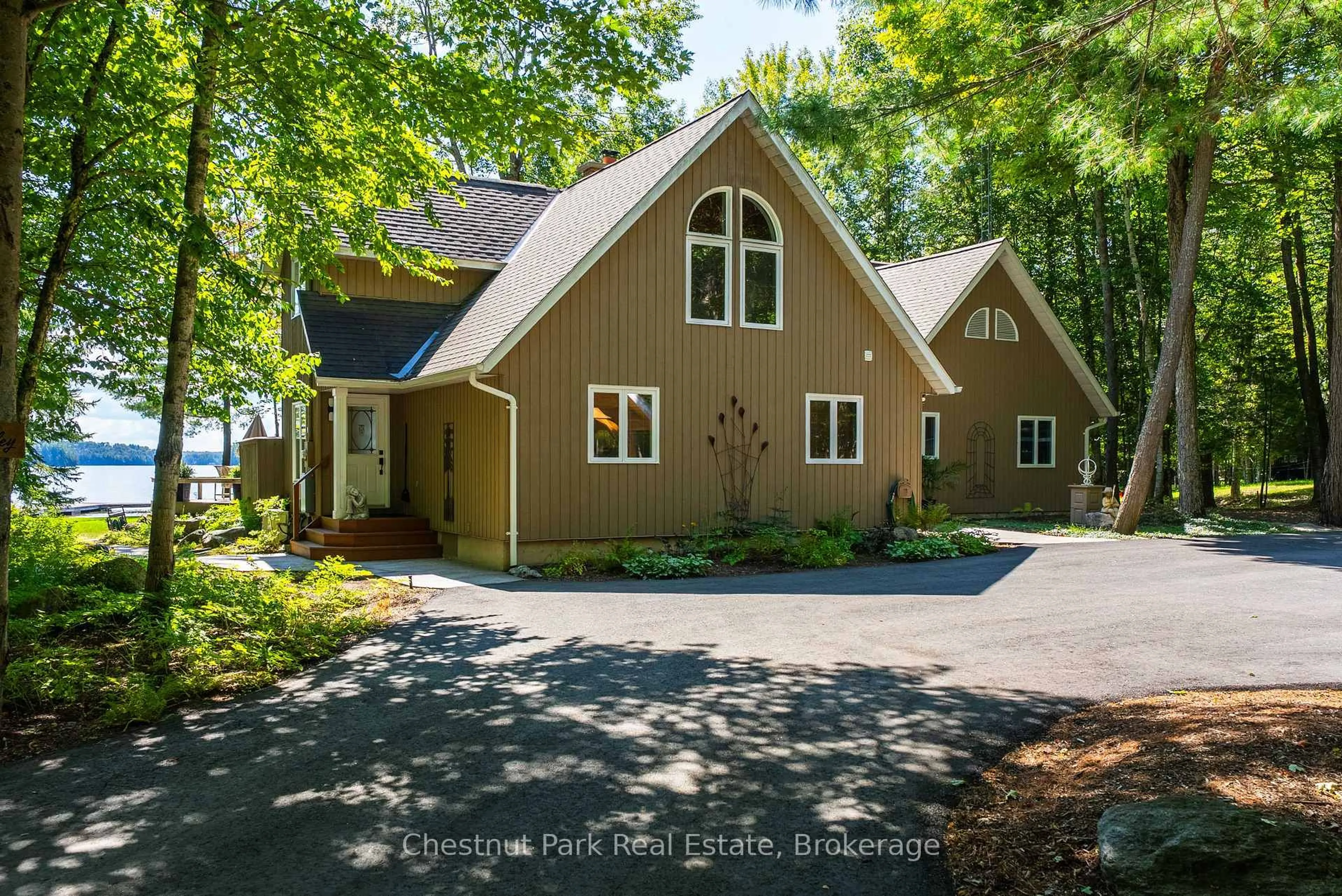 Home with vinyl exterior material, unknown for 1166-2 Morinus Rd, Muskoka Lakes Ontario P0B 1G0