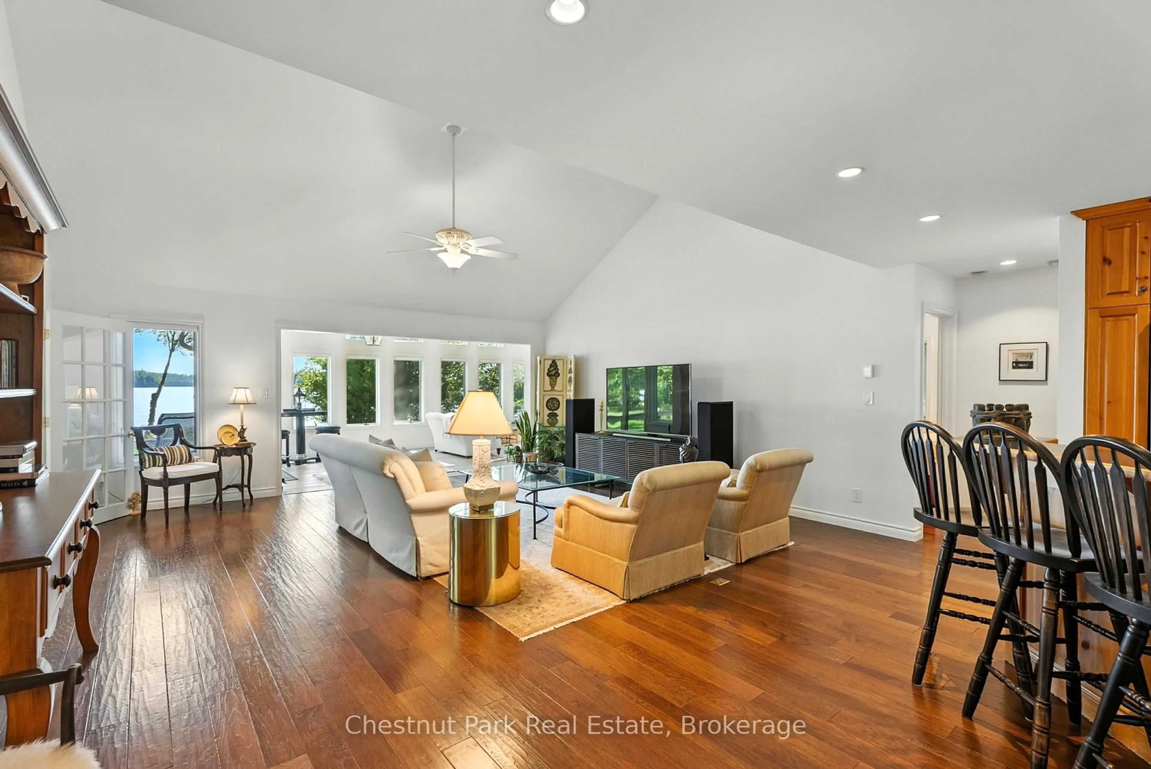 Living room with furniture, unknown for 1166-2 Morinus Rd, Muskoka Lakes Ontario P0B 1G0