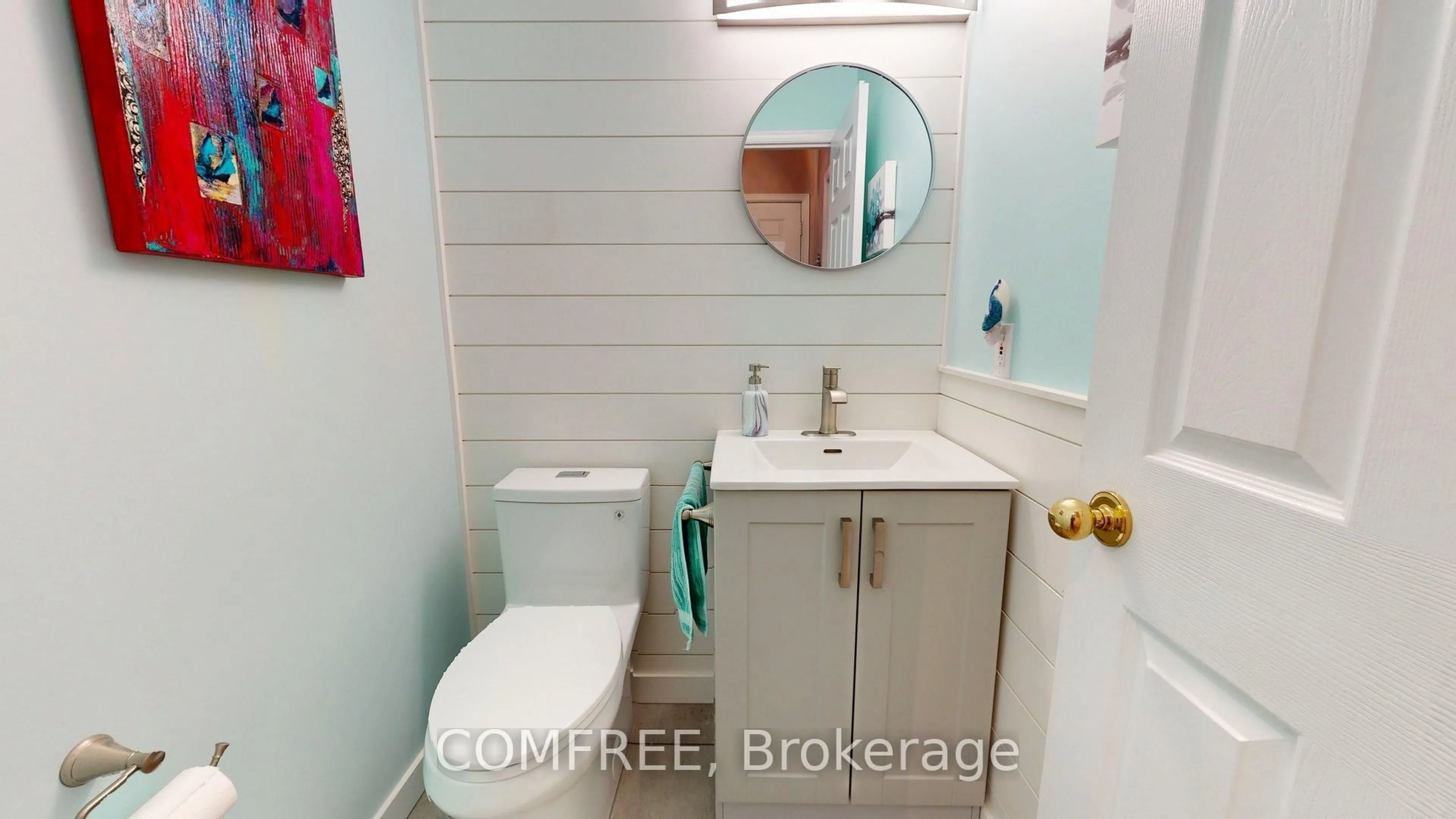 Standard bathroom, ceramic/tile floor for 1315 Silvestri Cres, Ottawa Ontario K1J 1E8