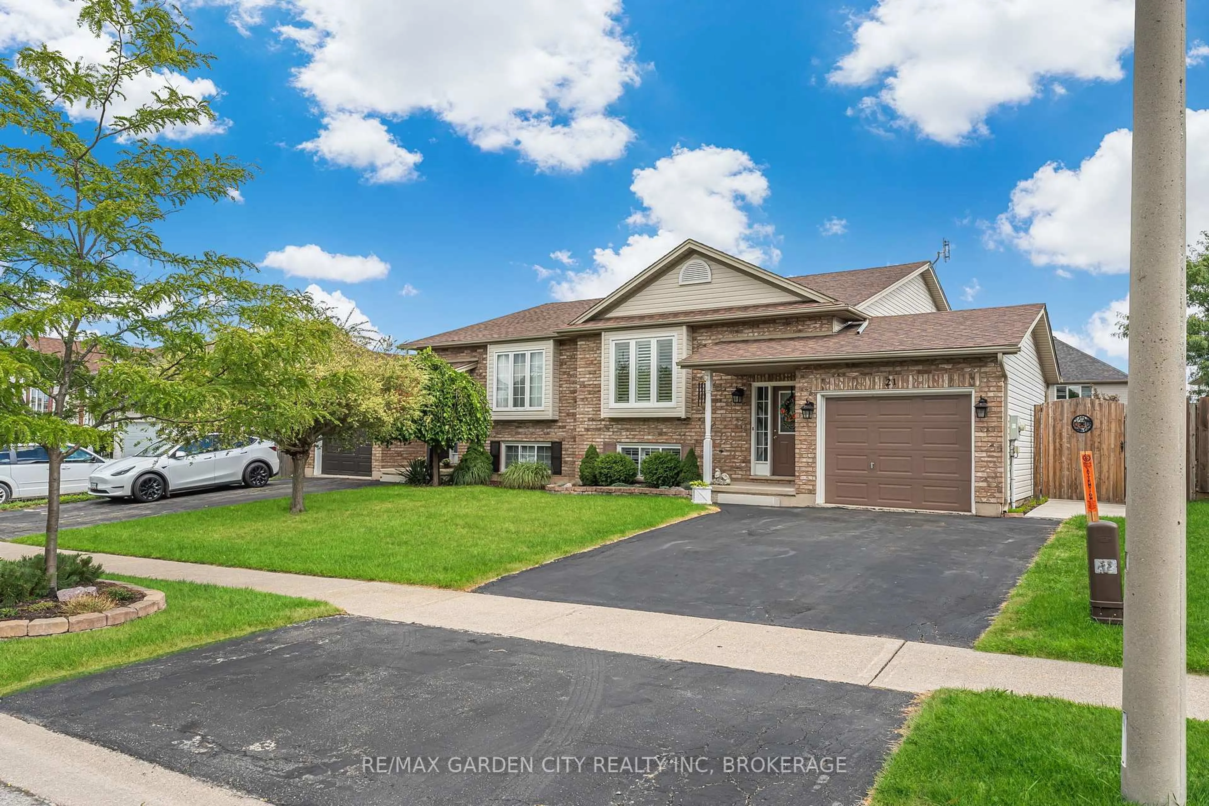 Home with brick exterior material, street for 21 Jane St, West Lincoln Ontario L0R 2A0