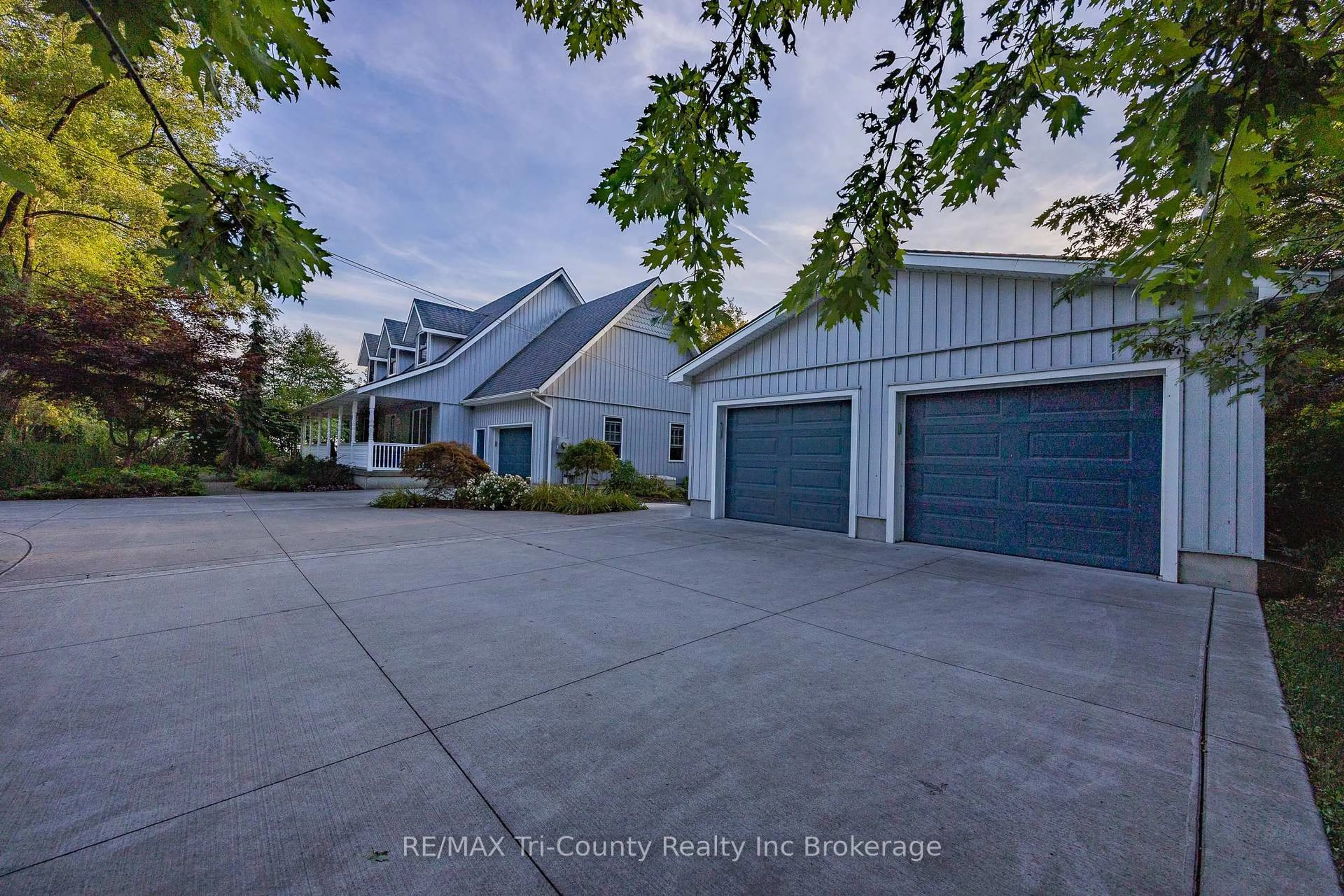 A pic from outside/outdoor area/front of a property/back of a property/a pic from drone, street for 5 Elizabeth St, Bayham Ontario N0J 1T0