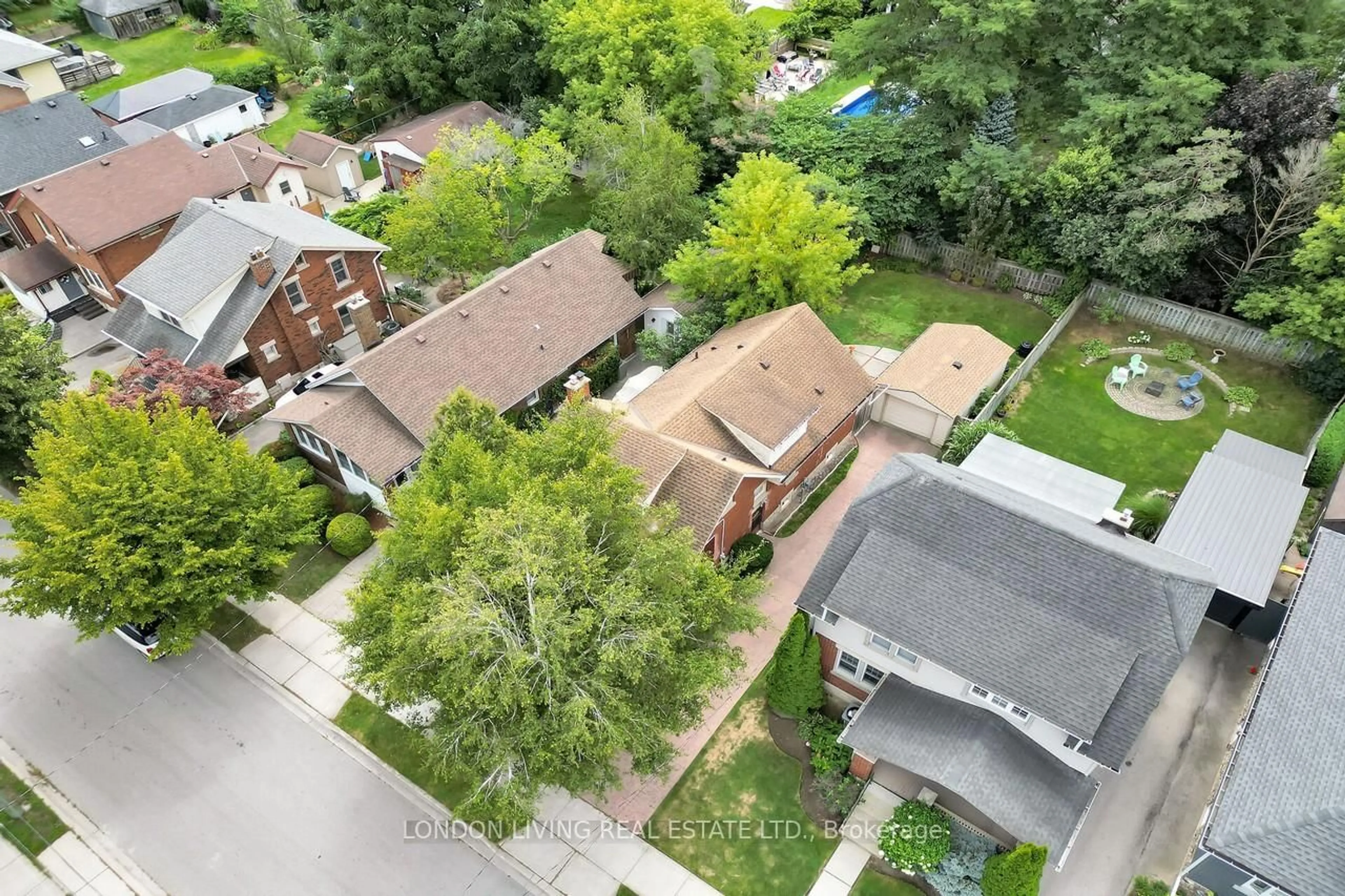 A pic from outside/outdoor area/front of a property/back of a property/a pic from drone, street for 111 Garfield Ave, London South Ontario N6C 2B7