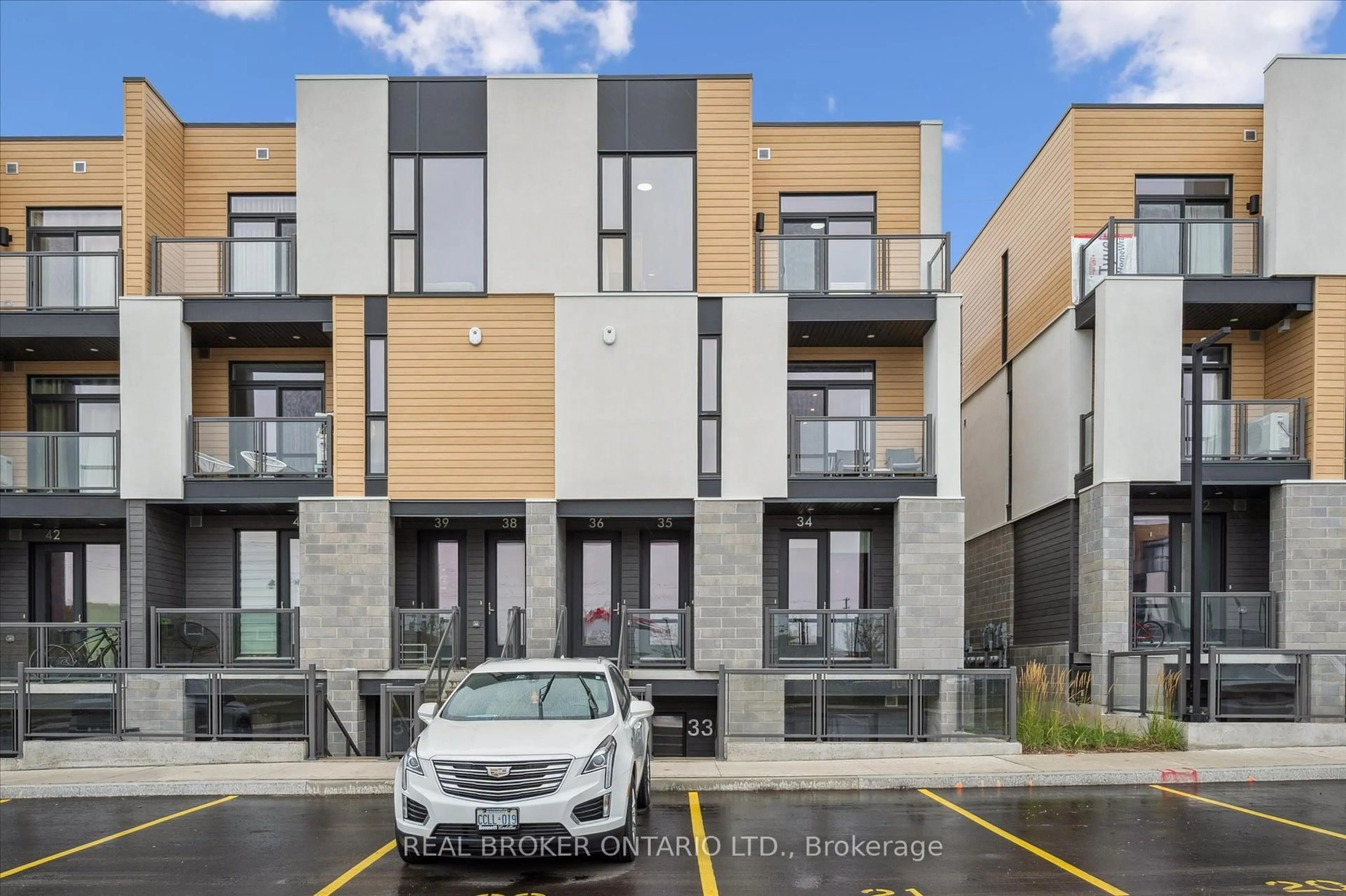 A pic from outside/outdoor area/front of a property/back of a property/a pic from drone, street for 142 FOAMFLOWER Pl #35, Waterloo Ontario N2V 0J1