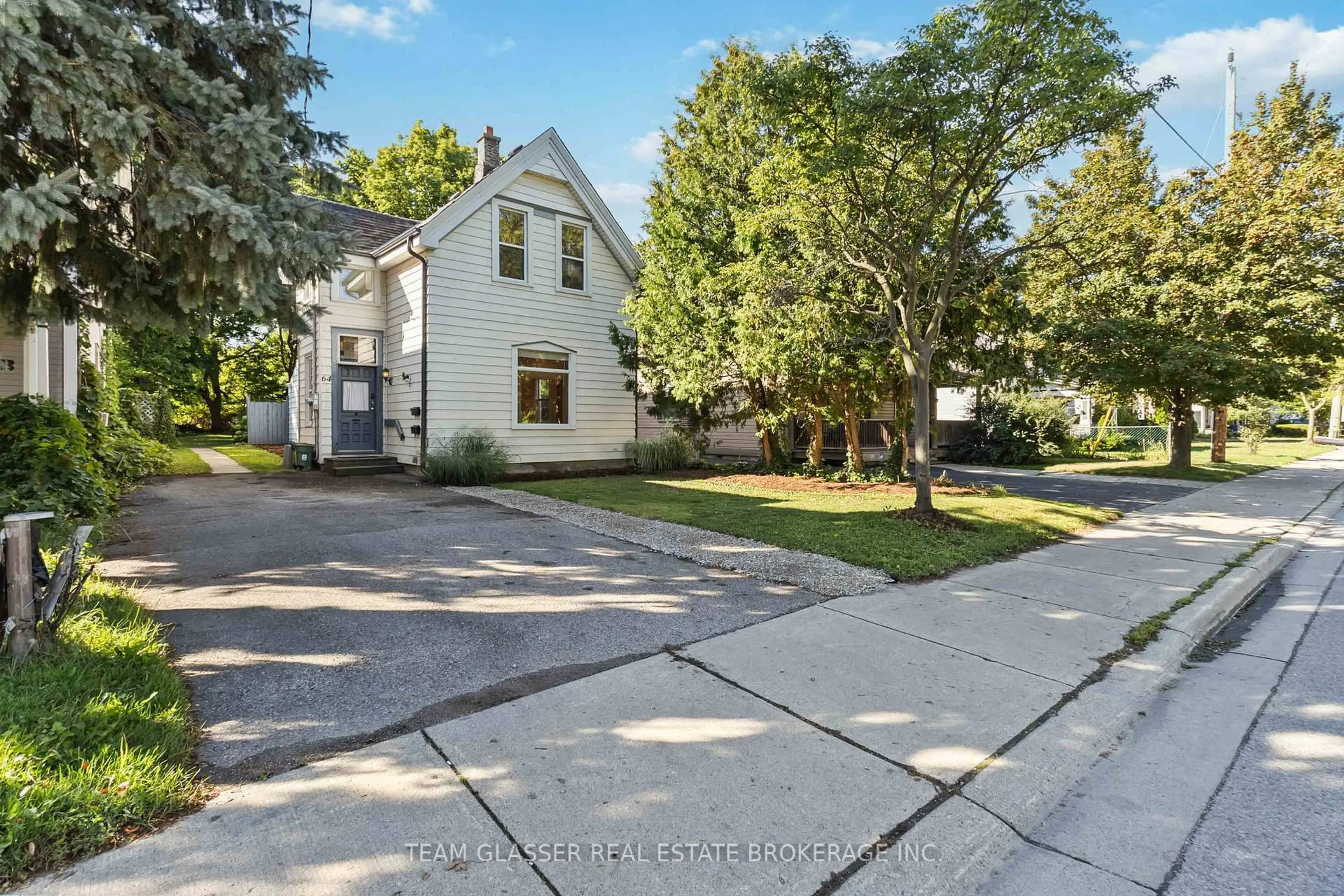 A pic from outside/outdoor area/front of a property/back of a property/a pic from drone, street for 64 Stanley St, London South Ontario N6C 1B1
