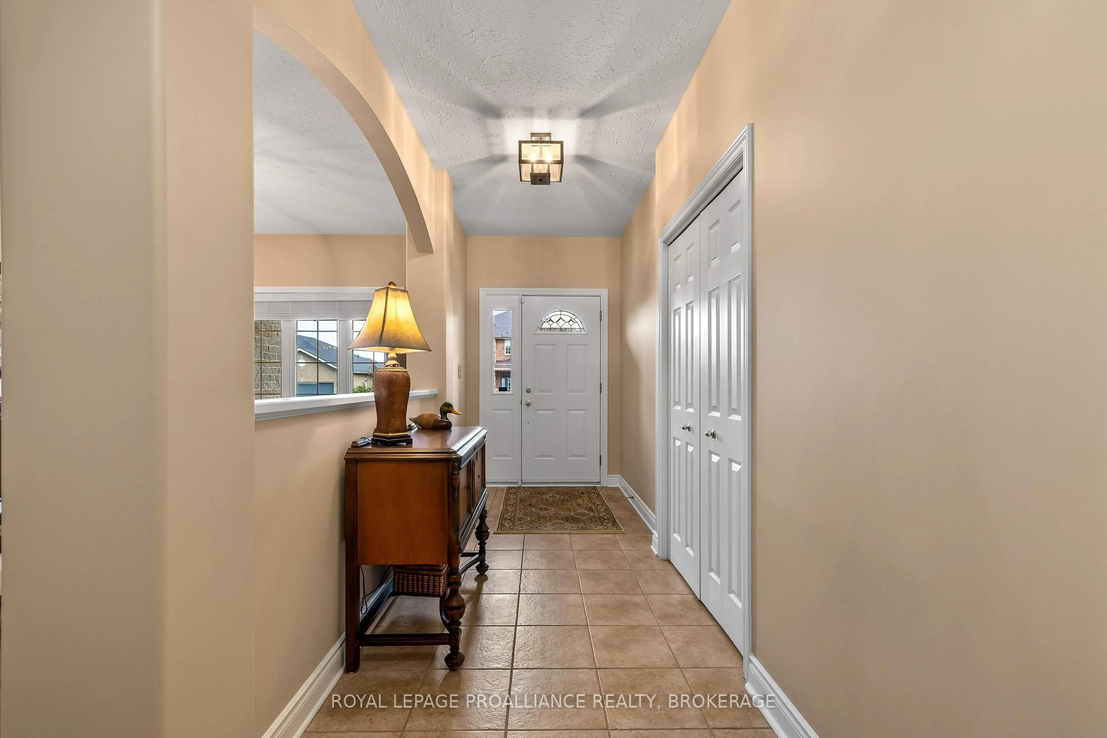 Indoor entryway for 387 Honeywood Ave, Kingston Ontario K7K 7L3
