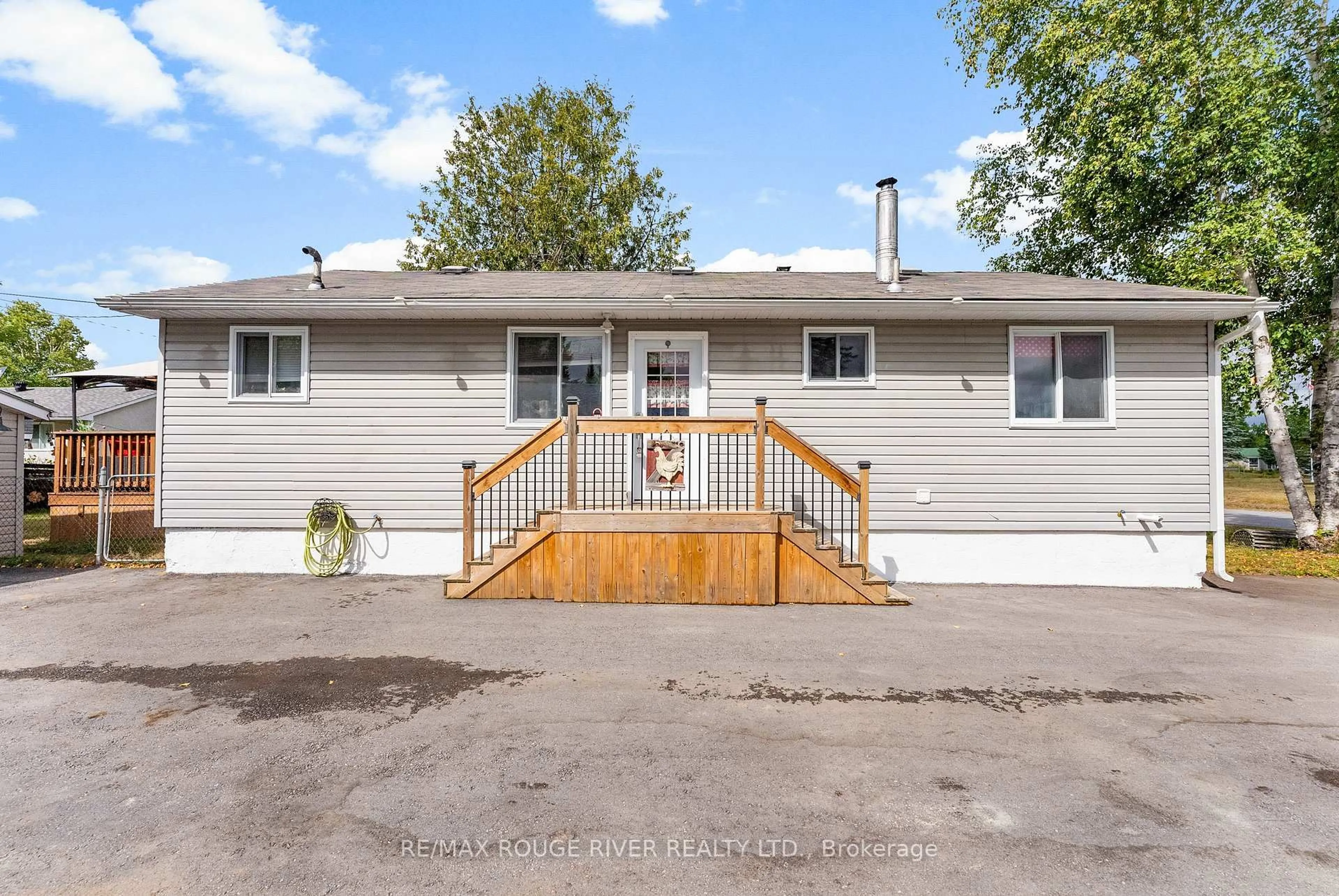 Unknown for 3 Short St, Highlands East Ontario K0L 1M0