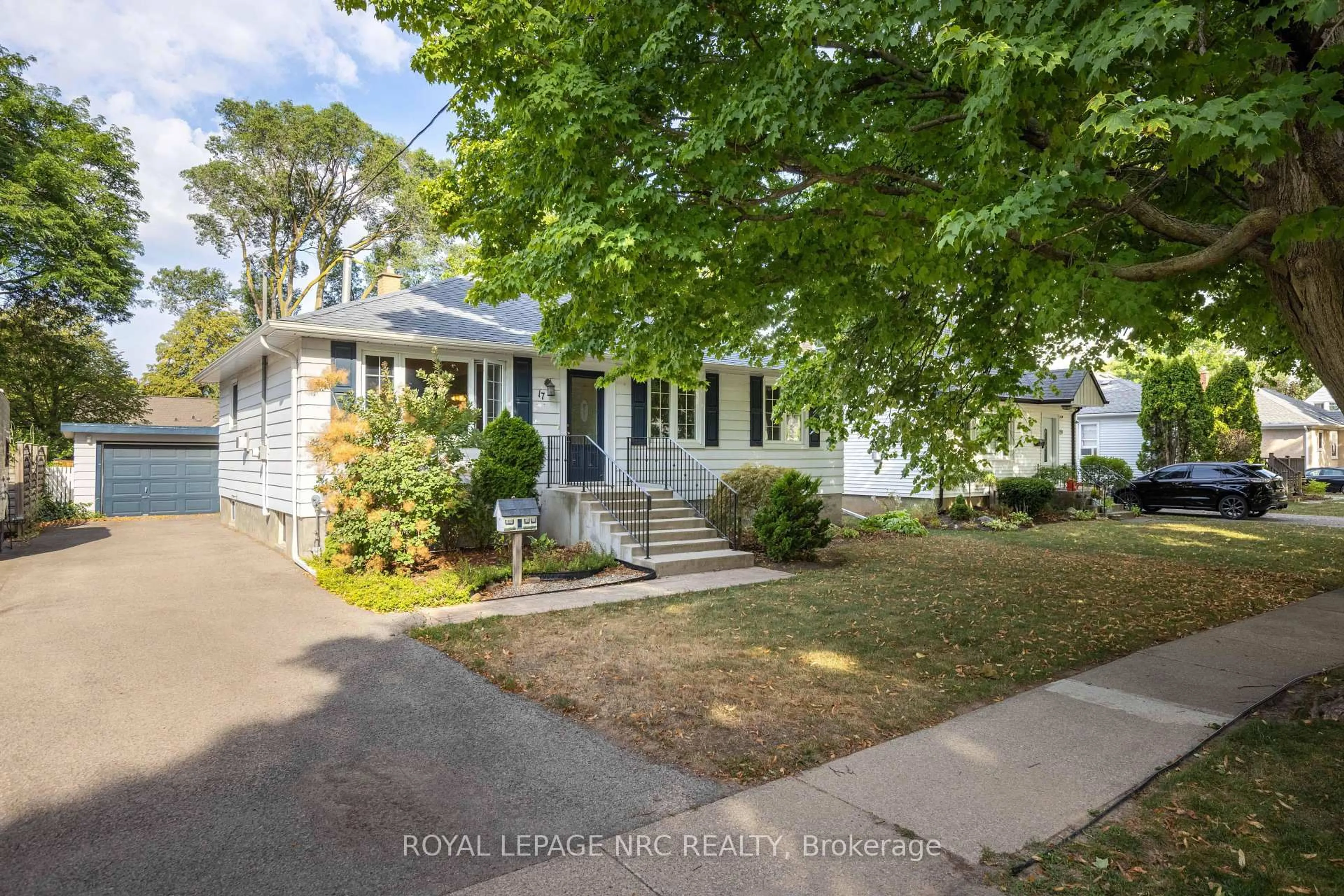 Unknown for 17 Else St, St. Catharines Ontario L2N 2B9