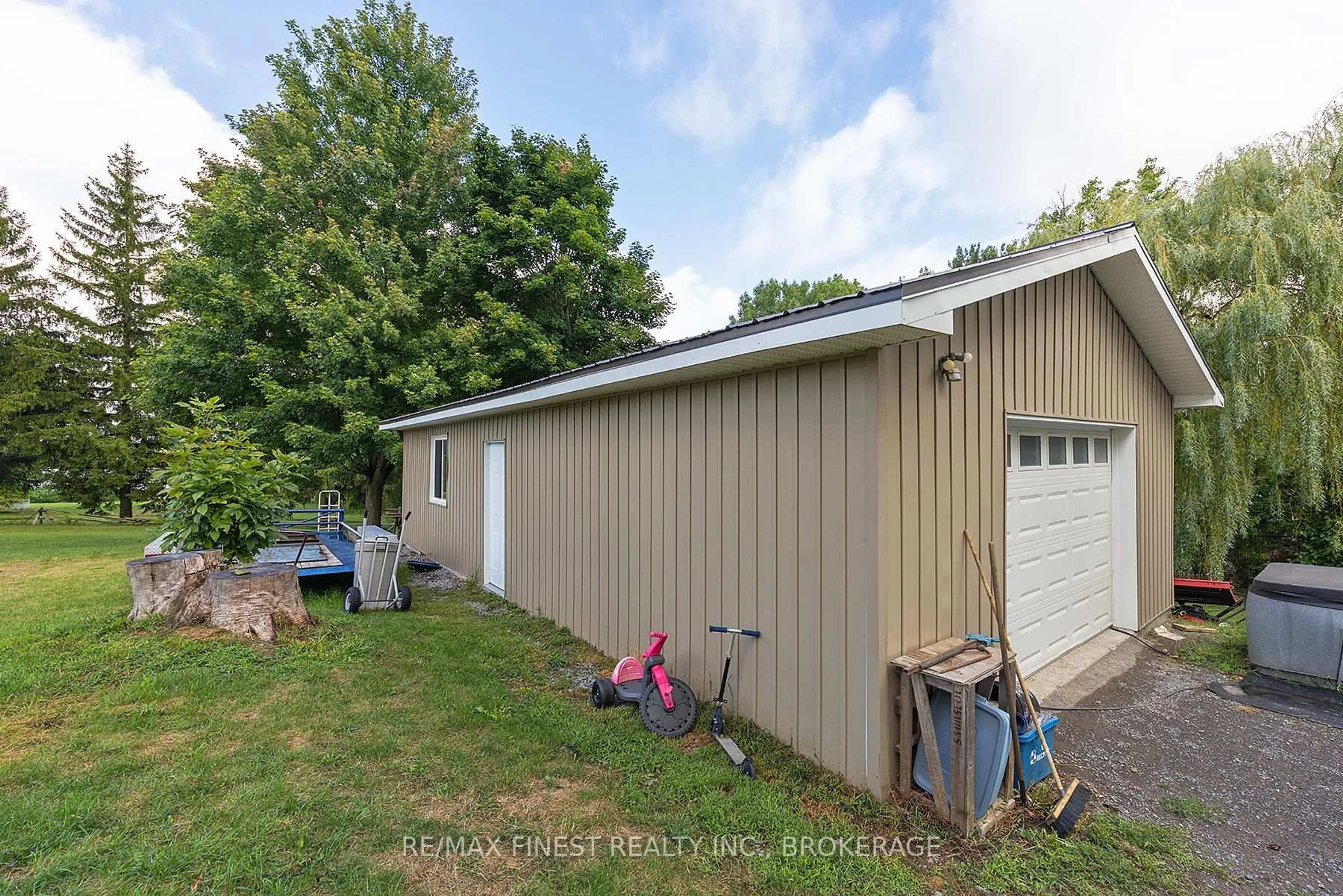 Shed for 1069 County Road 9, Napanee Ontario K7R 3K8