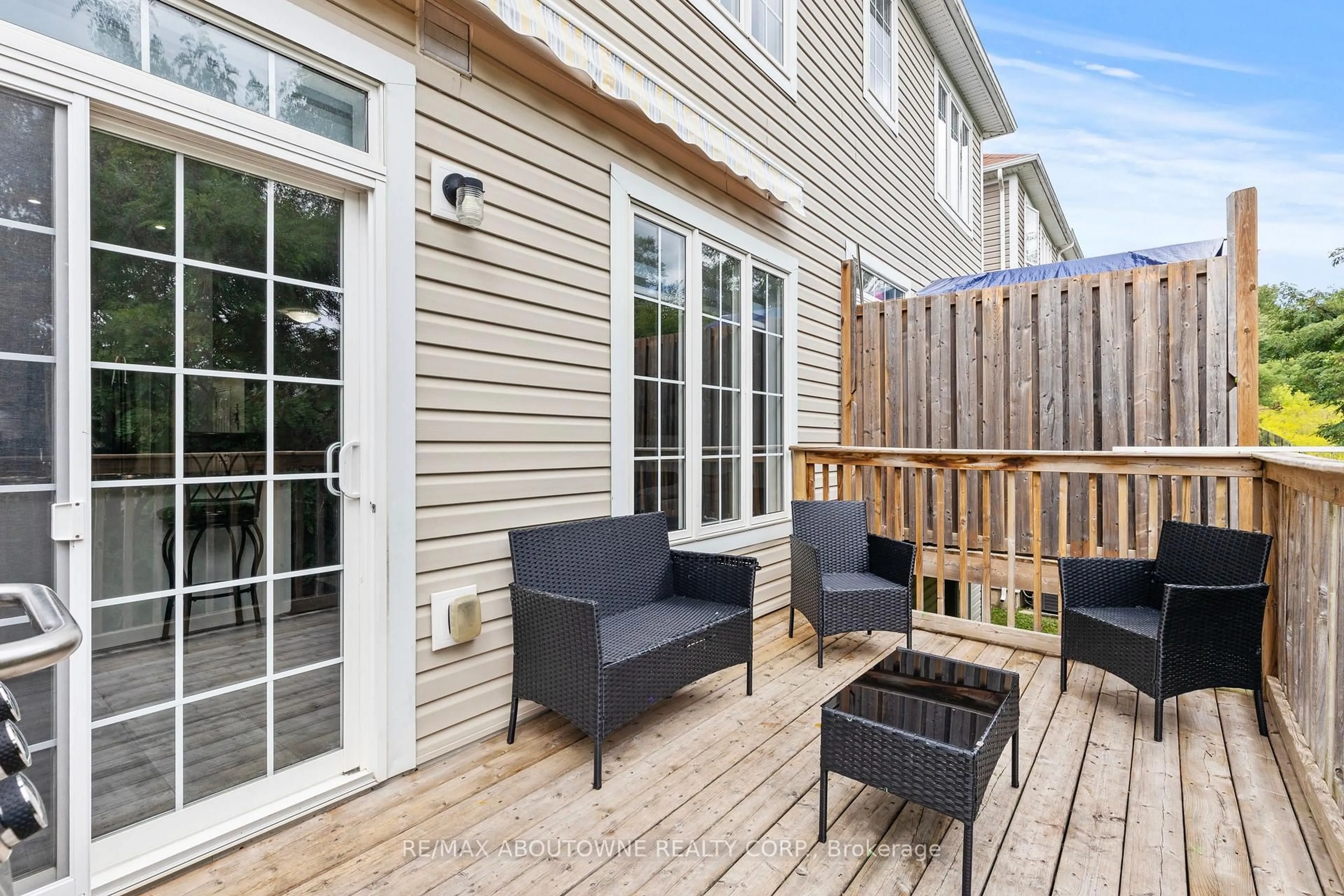 Patio, street for 21 Diana Ave #135, Brant Ontario N3T 0G7