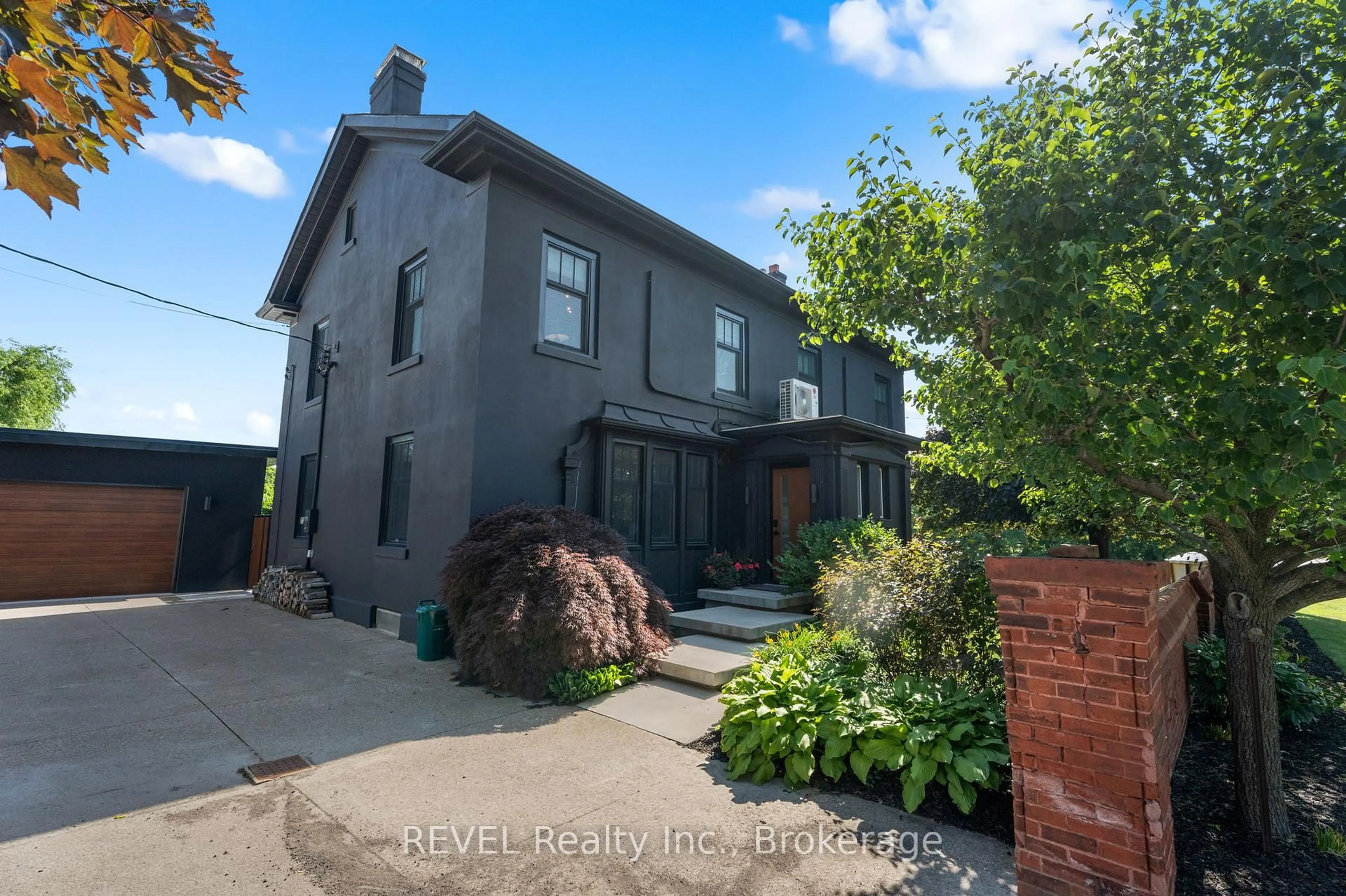 Home with brick exterior material, street for 3543 King St, Lincoln Ontario L0R 2C0