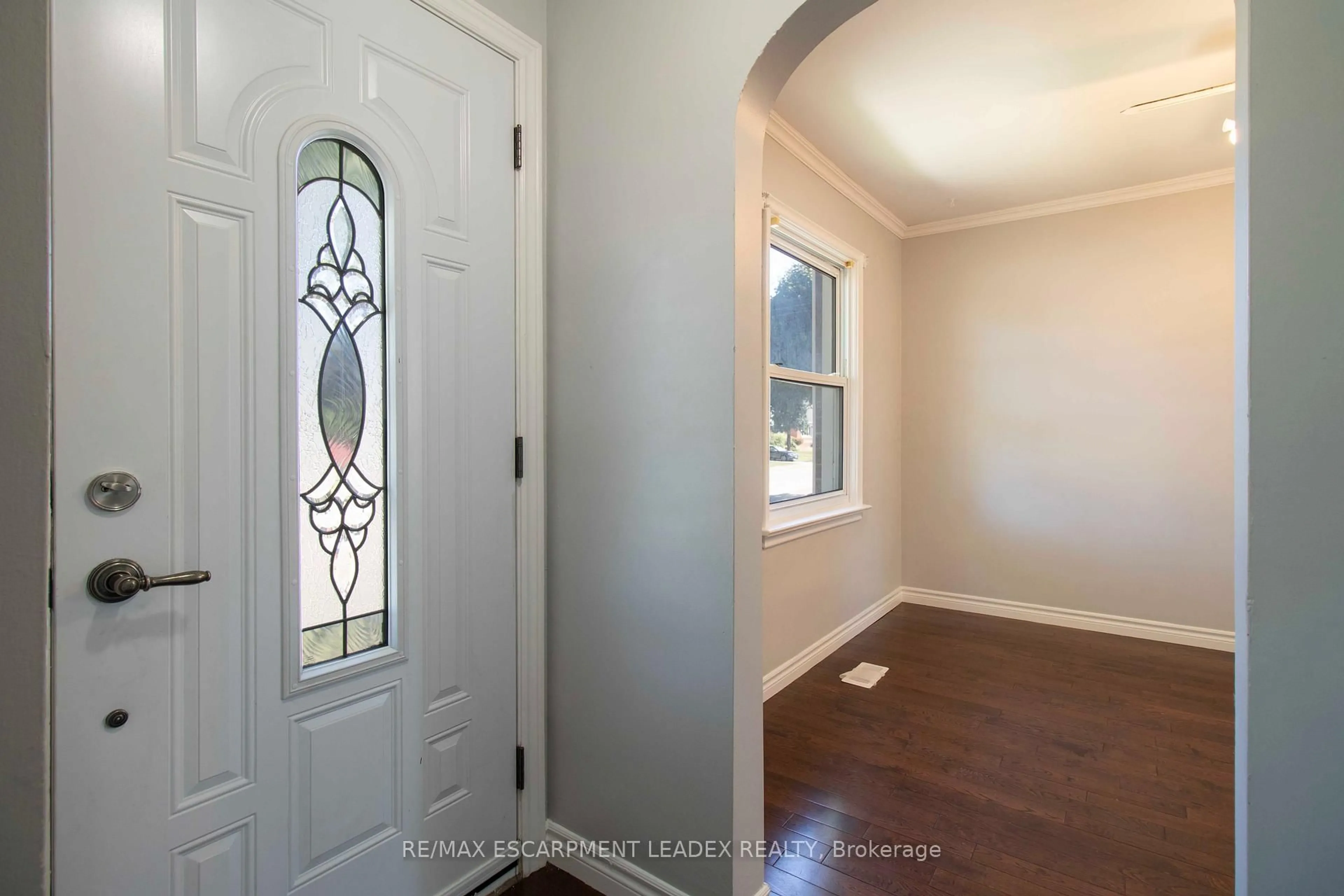 Indoor entryway for 22 Nancy St, Hamilton Ontario L8T 3L8