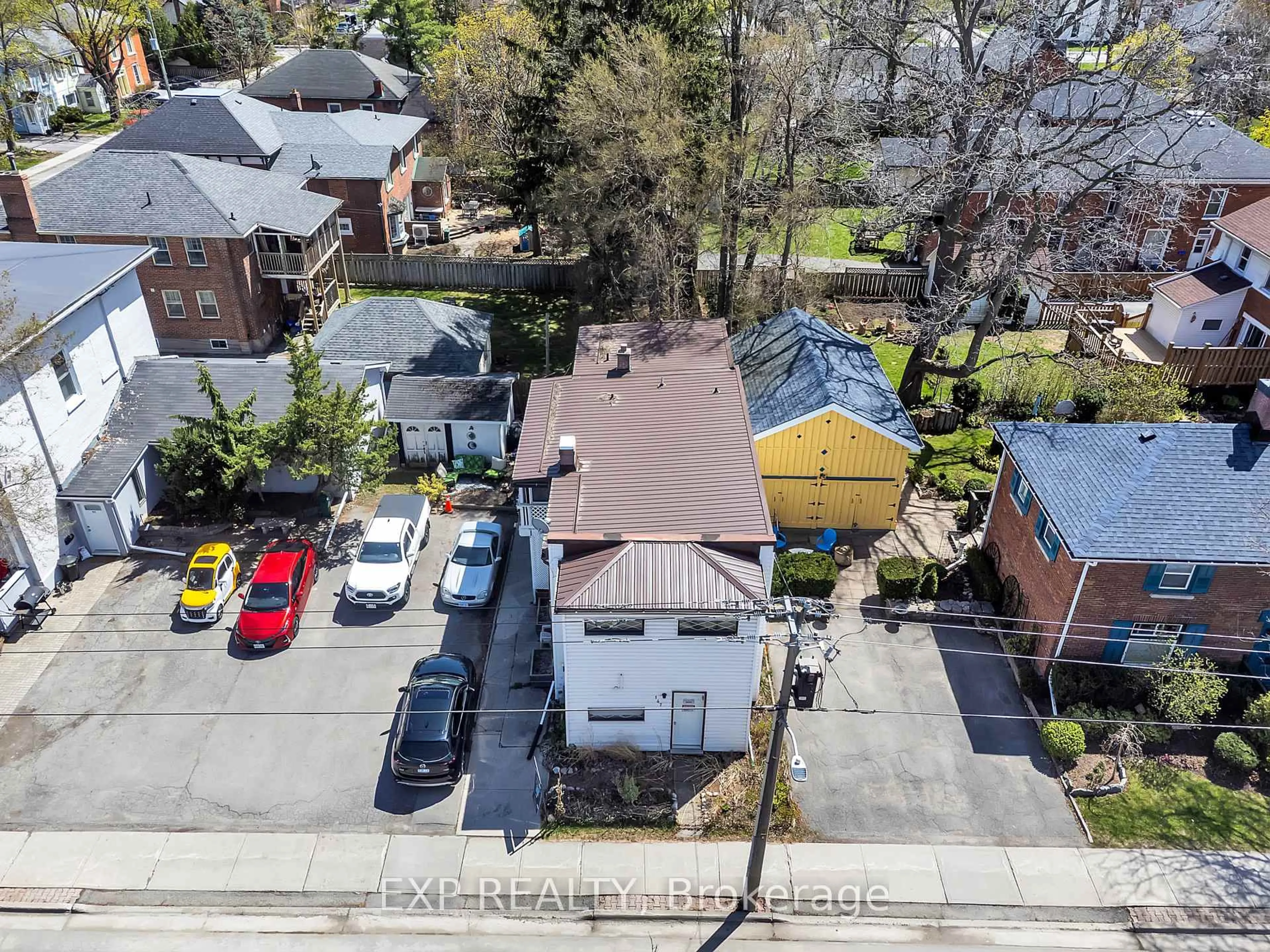 A pic from outside/outdoor area/front of a property/back of a property/a pic from drone, street for 147 Victoria Ave, Belleville Ontario K8N 2B3