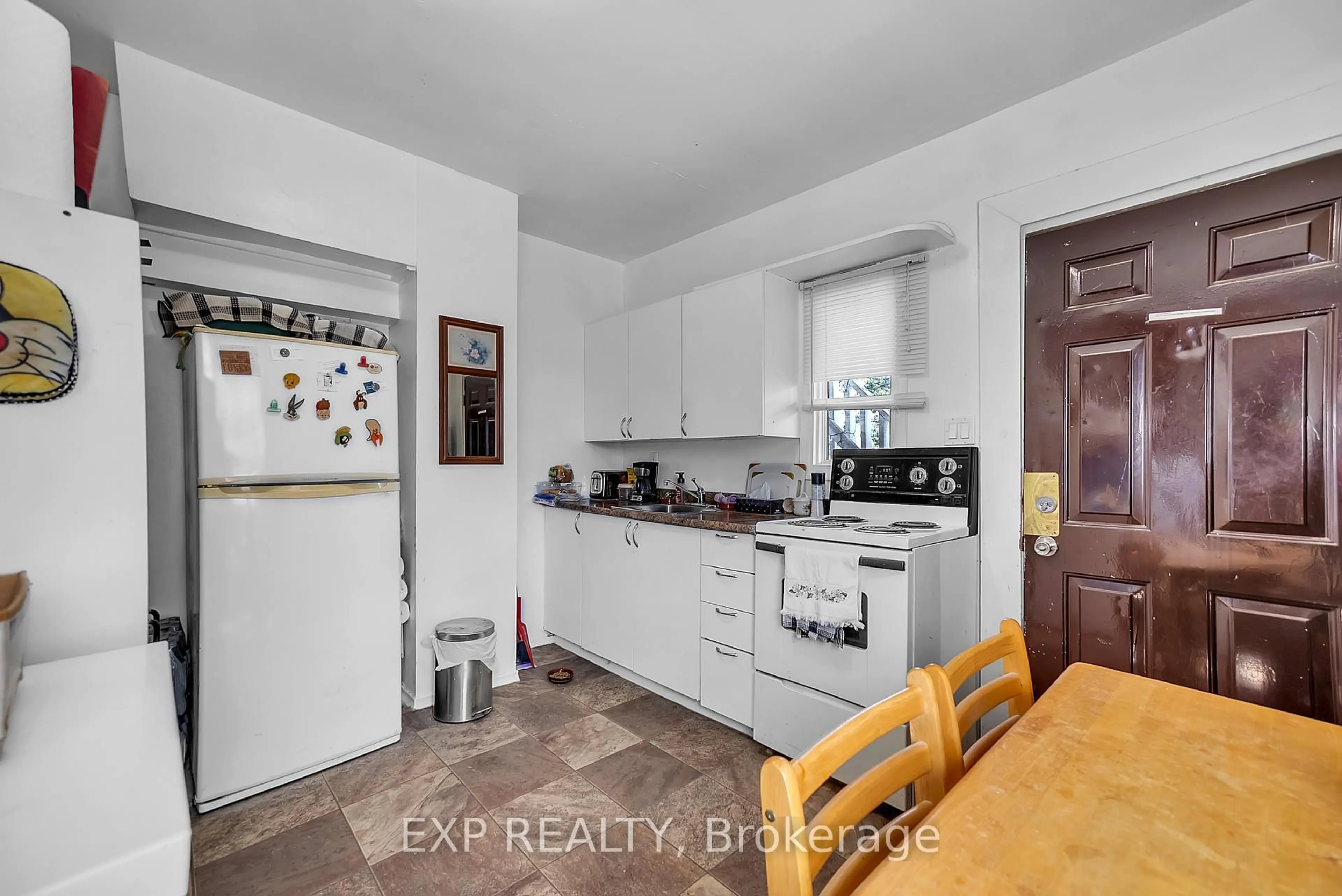 Standard kitchen, unknown for 147 Victoria Ave, Belleville Ontario K8N 2B3