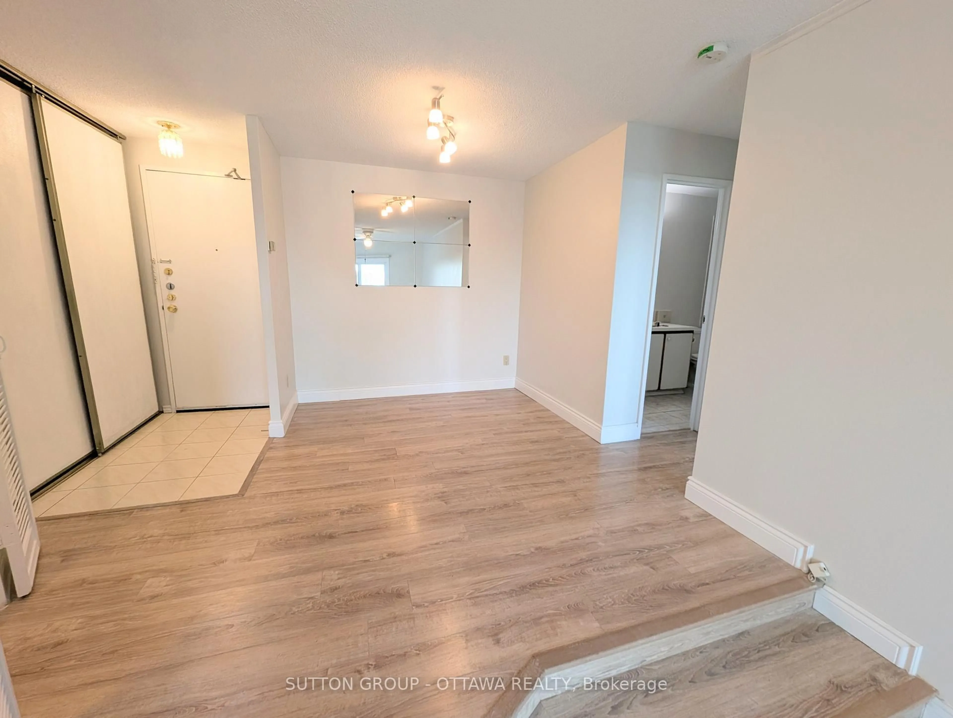 A pic of a room for 1081 Ambleside Dr #2512, Ottawa Ontario K2B 8C8