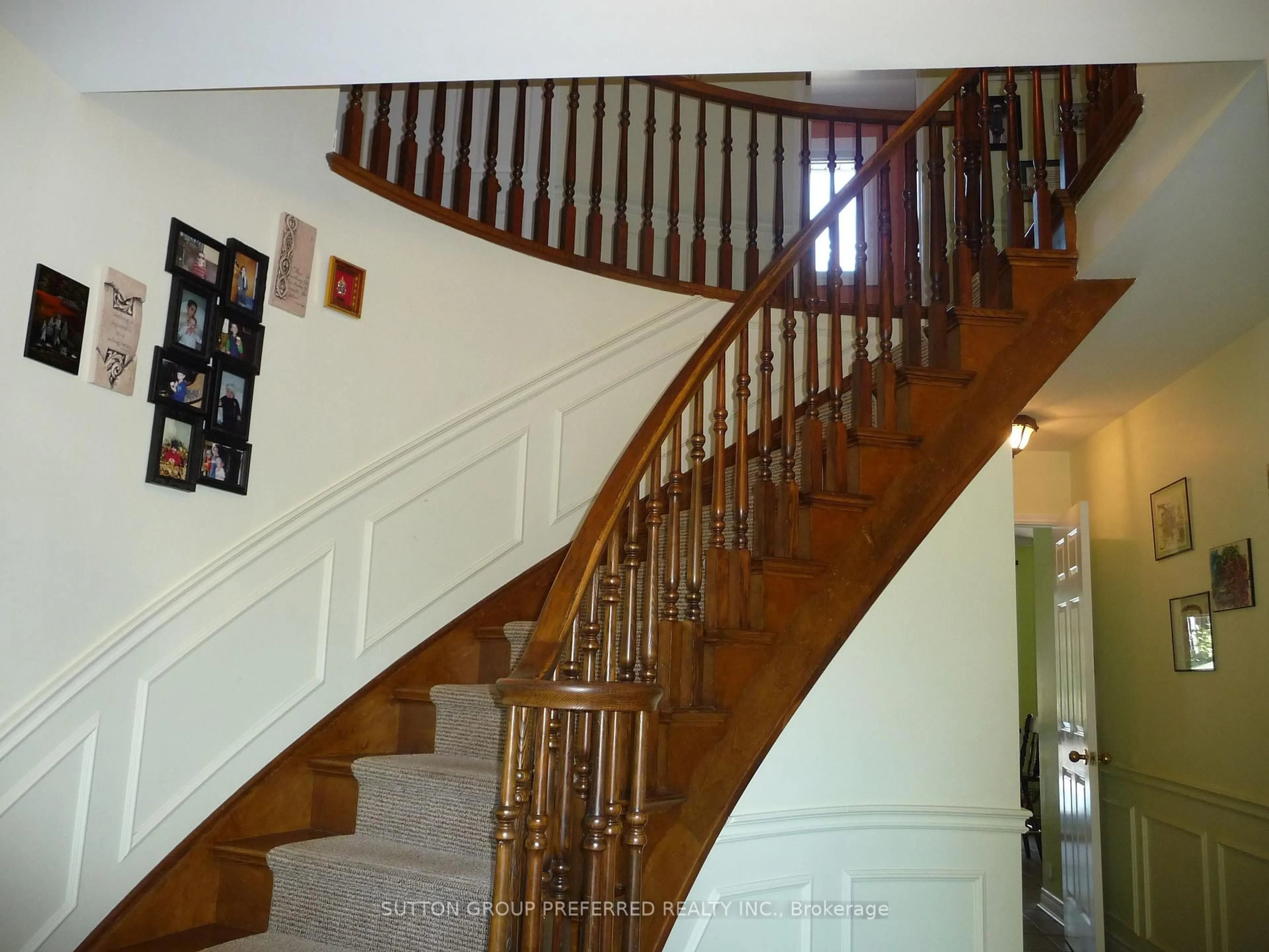 Stairs for 182 Whisperwood Ave, London South Ontario N6K 4C7