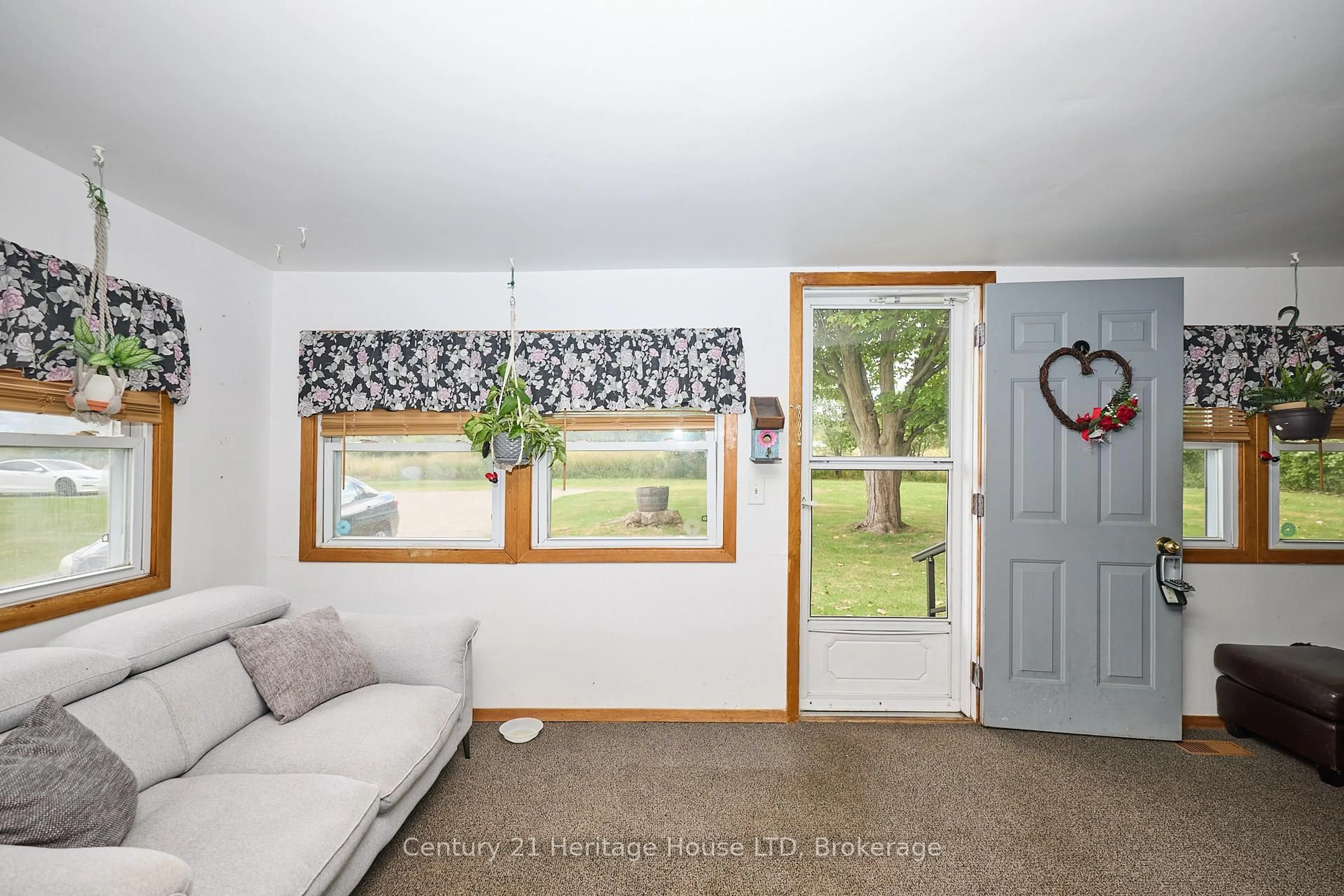 Unknown for 690 Bridge St, Fort Erie Ontario L2A 5M4