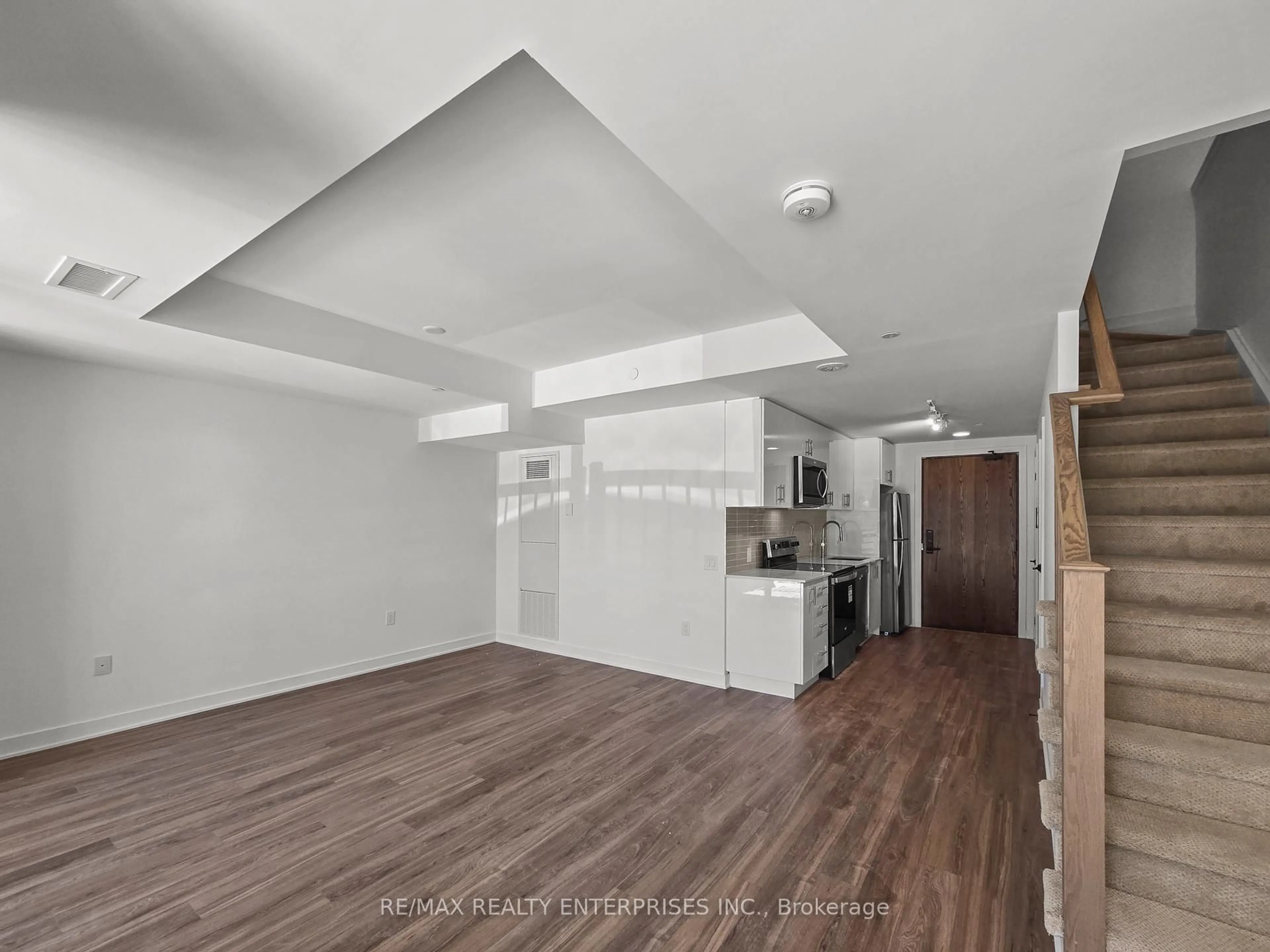 A pic of a room for 2782 Barton St #113, Hamilton Ontario L8E 0L3