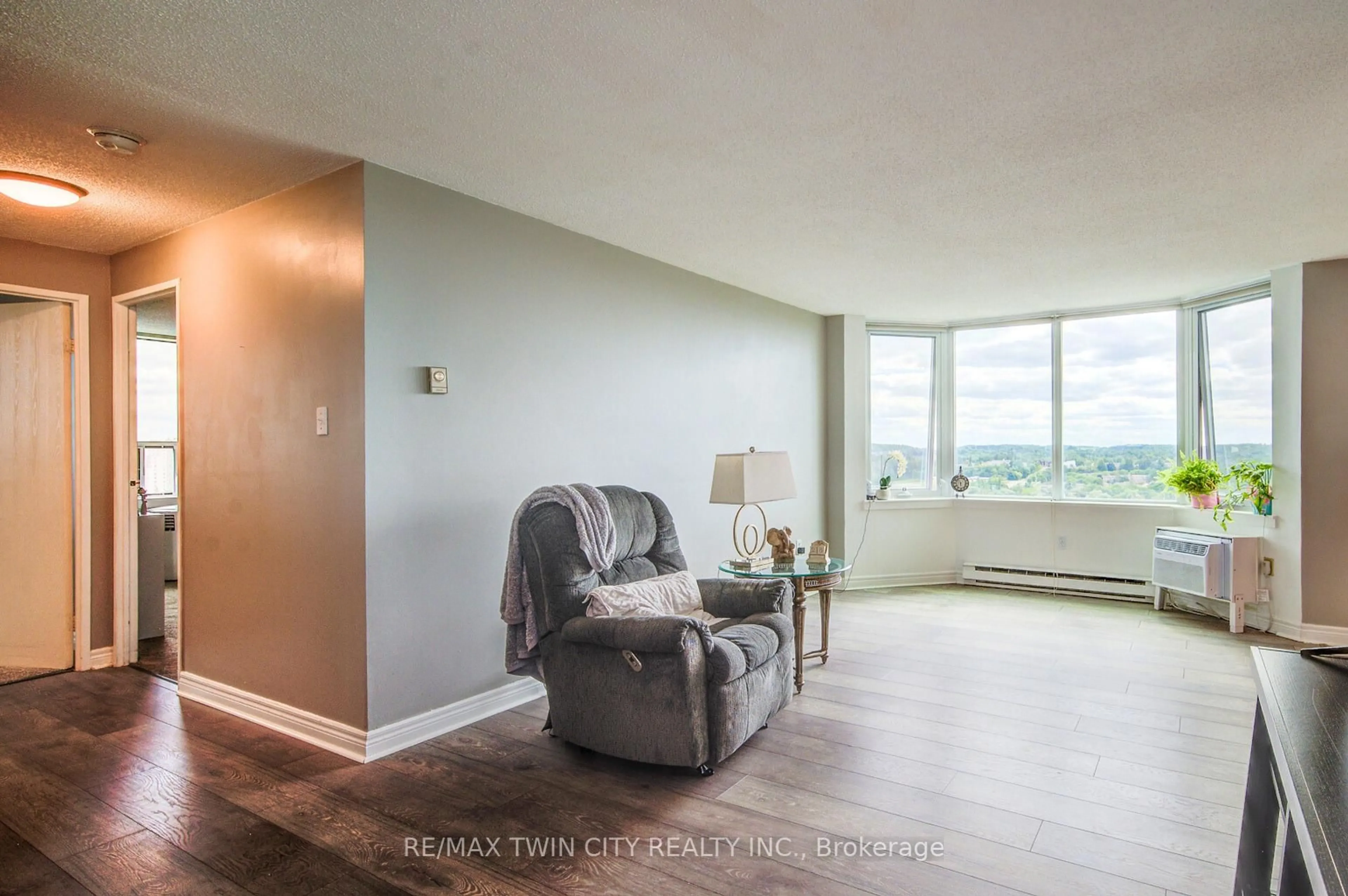 Living room with furniture, unknown for 35 Green Valley Dr #1605, Kitchener Ontario N2P 2A5