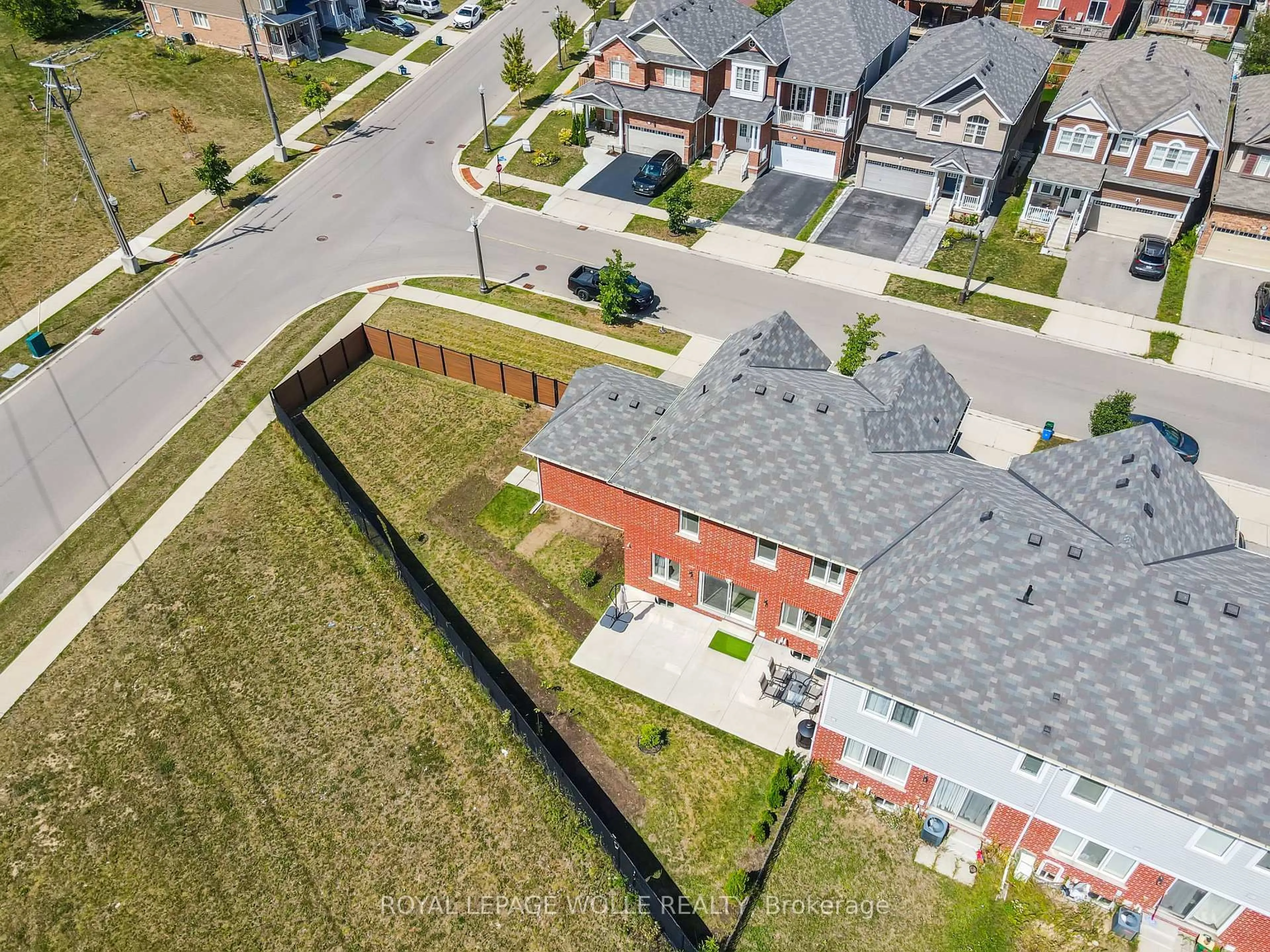 A pic from outside/outdoor area/front of a property/back of a property/a pic from drone, street for 2 Watermill St, Kitchener Ontario N2P 0H5