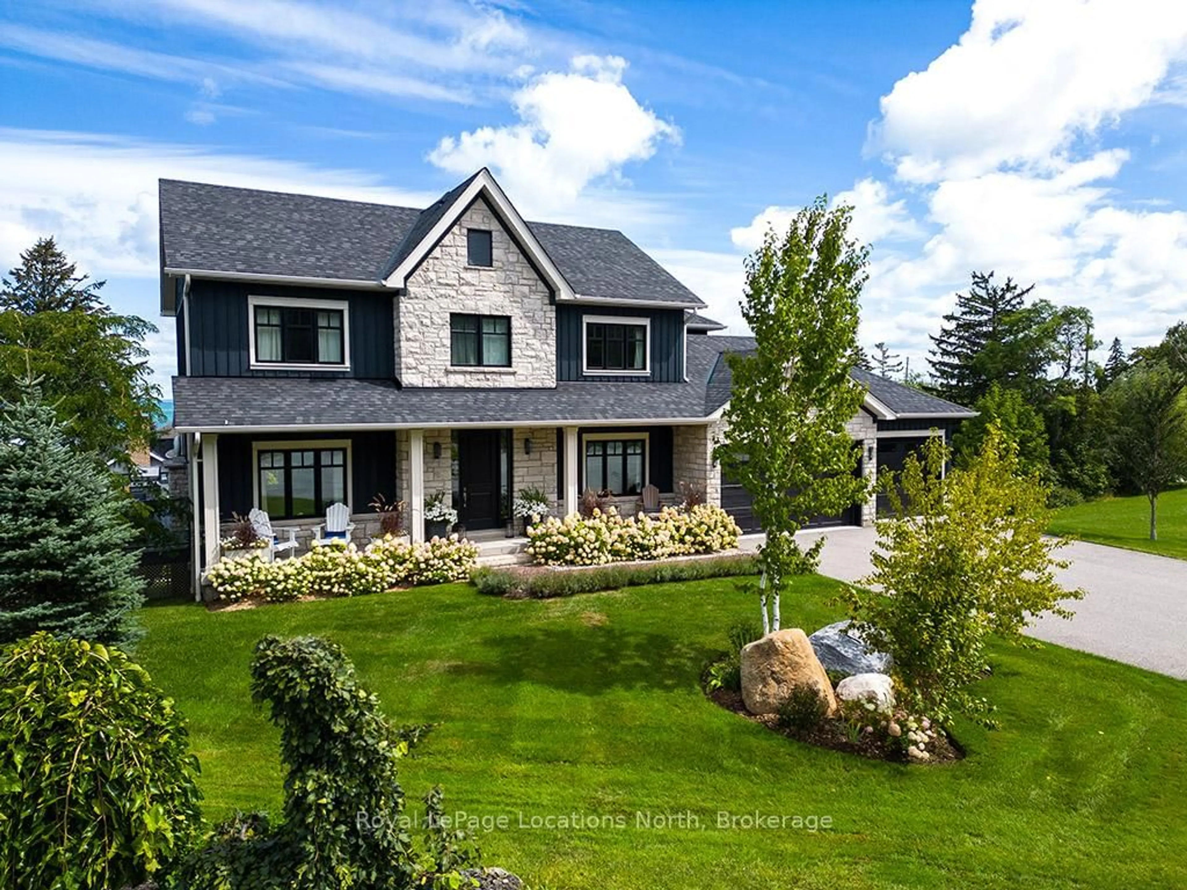 A pic from outside/outdoor area/front of a property/back of a property/a pic from drone, unknown for 117 SCHOOLHOUSE Crt, Blue Mountains Ontario L9Y 0N2