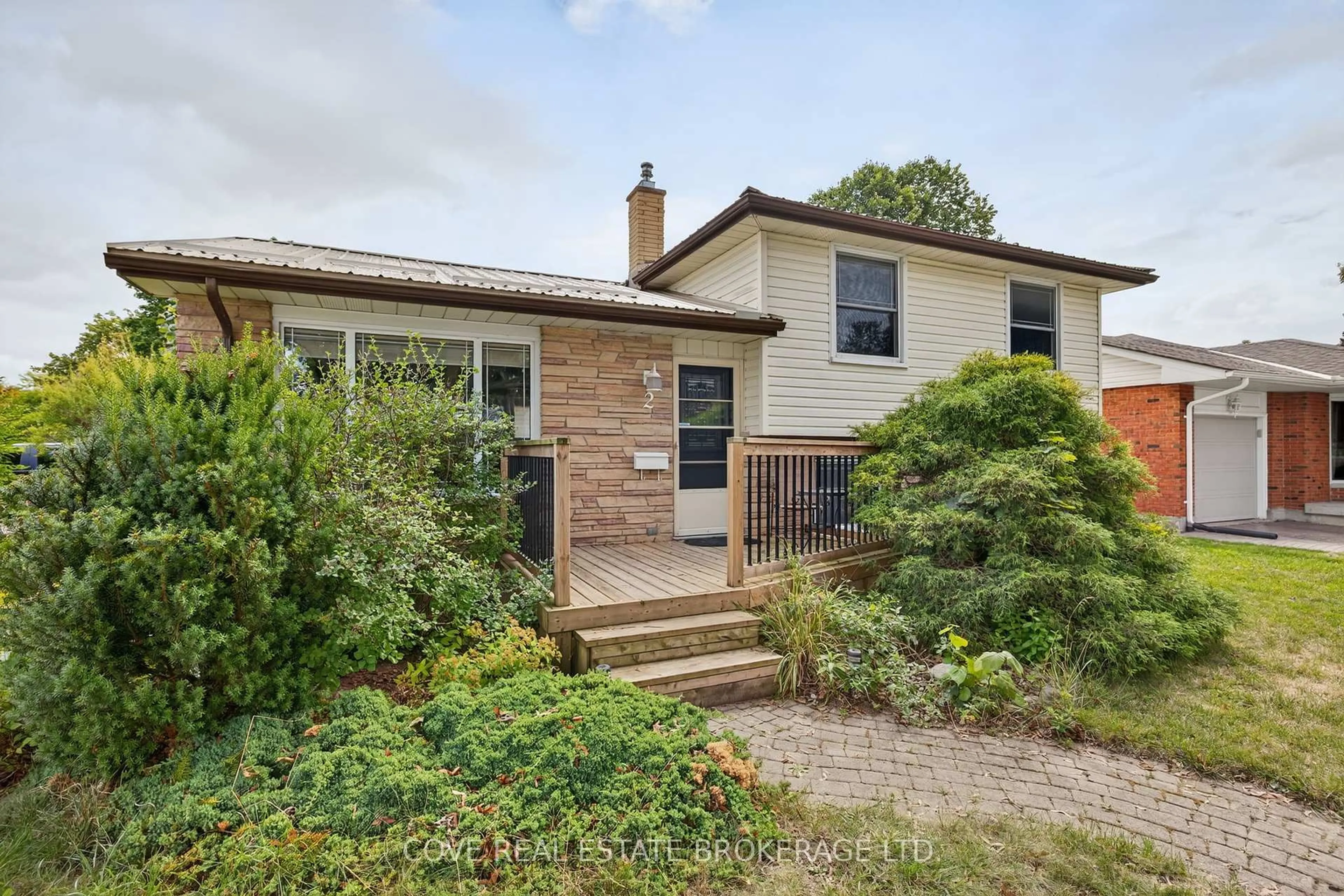 Unknown for 2 Aspen Ave, St. Thomas Ontario N5R 5G4