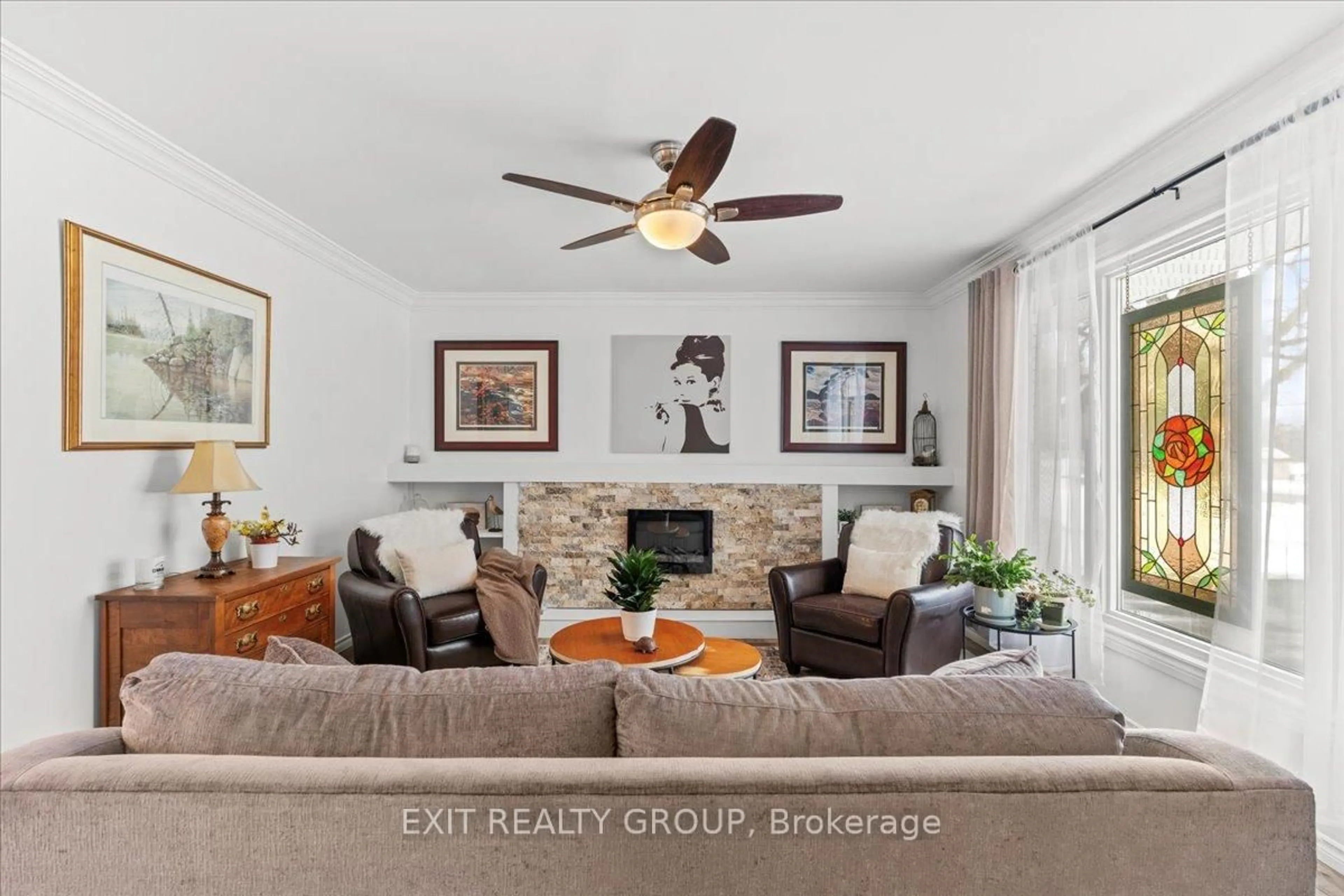 Living room with furniture, ceramic/tile floor for 40 St Marks Rd, Limoges Ontario K0K 2M0