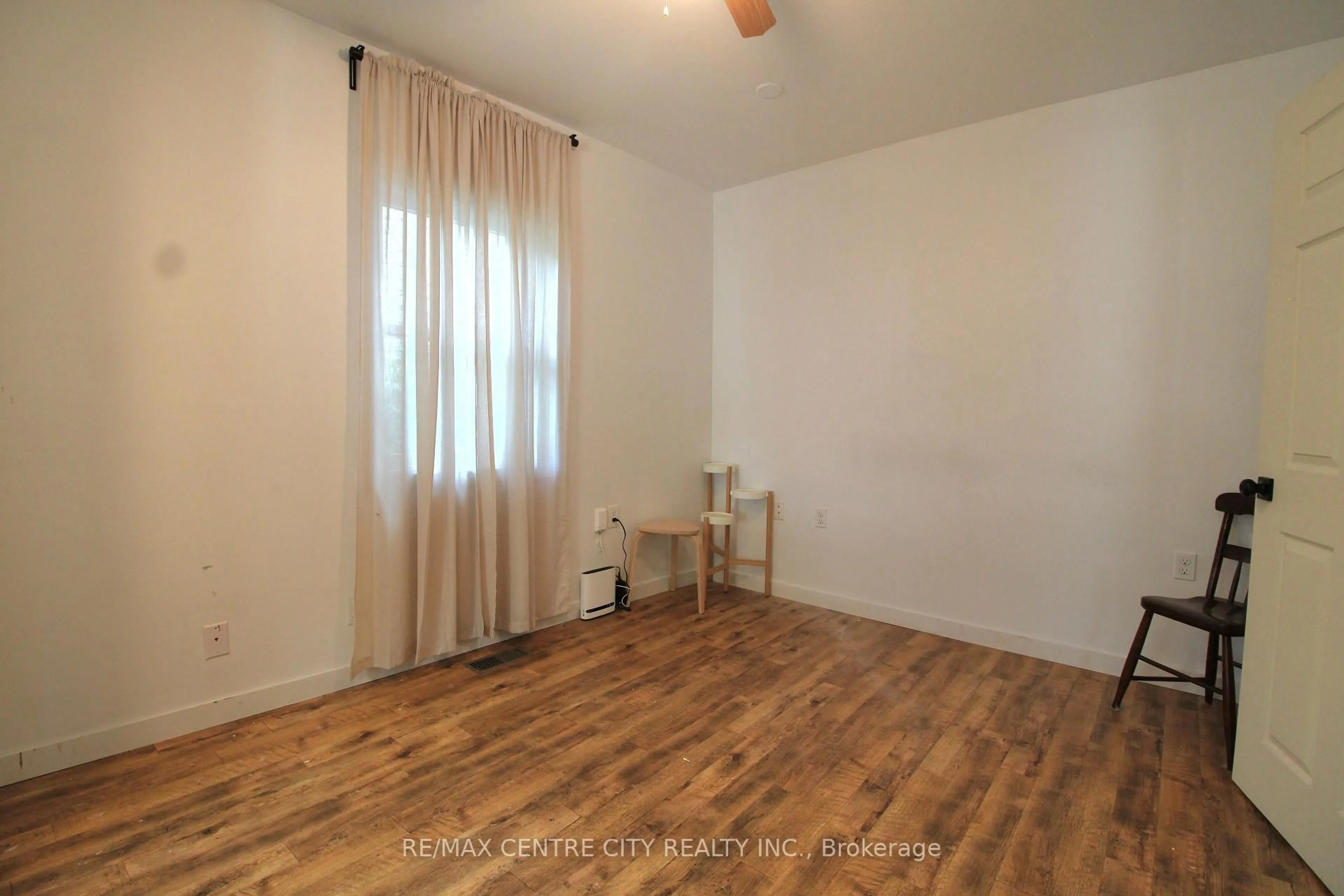 A pic of a room for 124 Joseph St, Chatham-Kent Ontario N7L 3G9