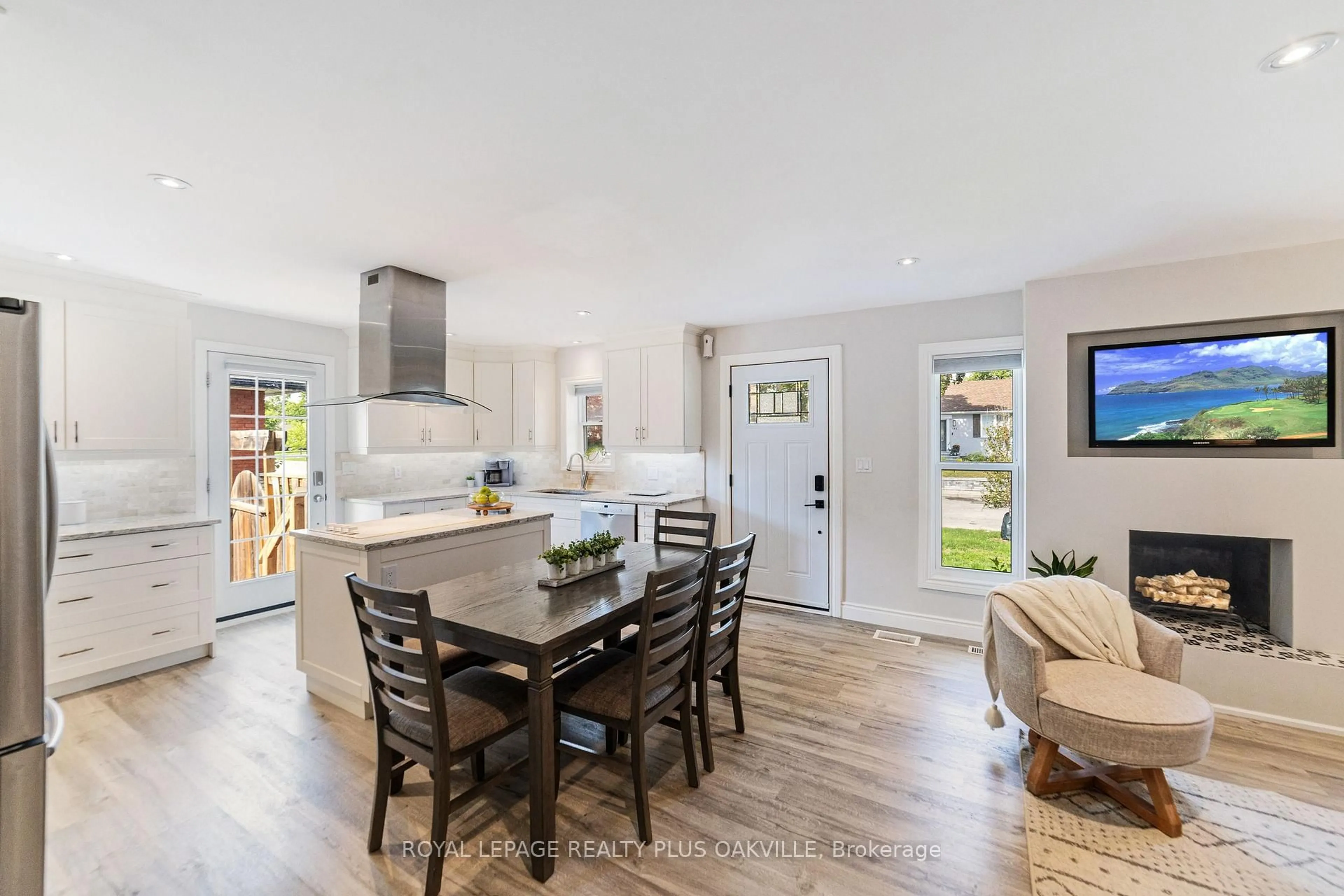 Open concept kitchen, unknown for 149 West 32nd St, Hamilton Ontario L9C 5H1
