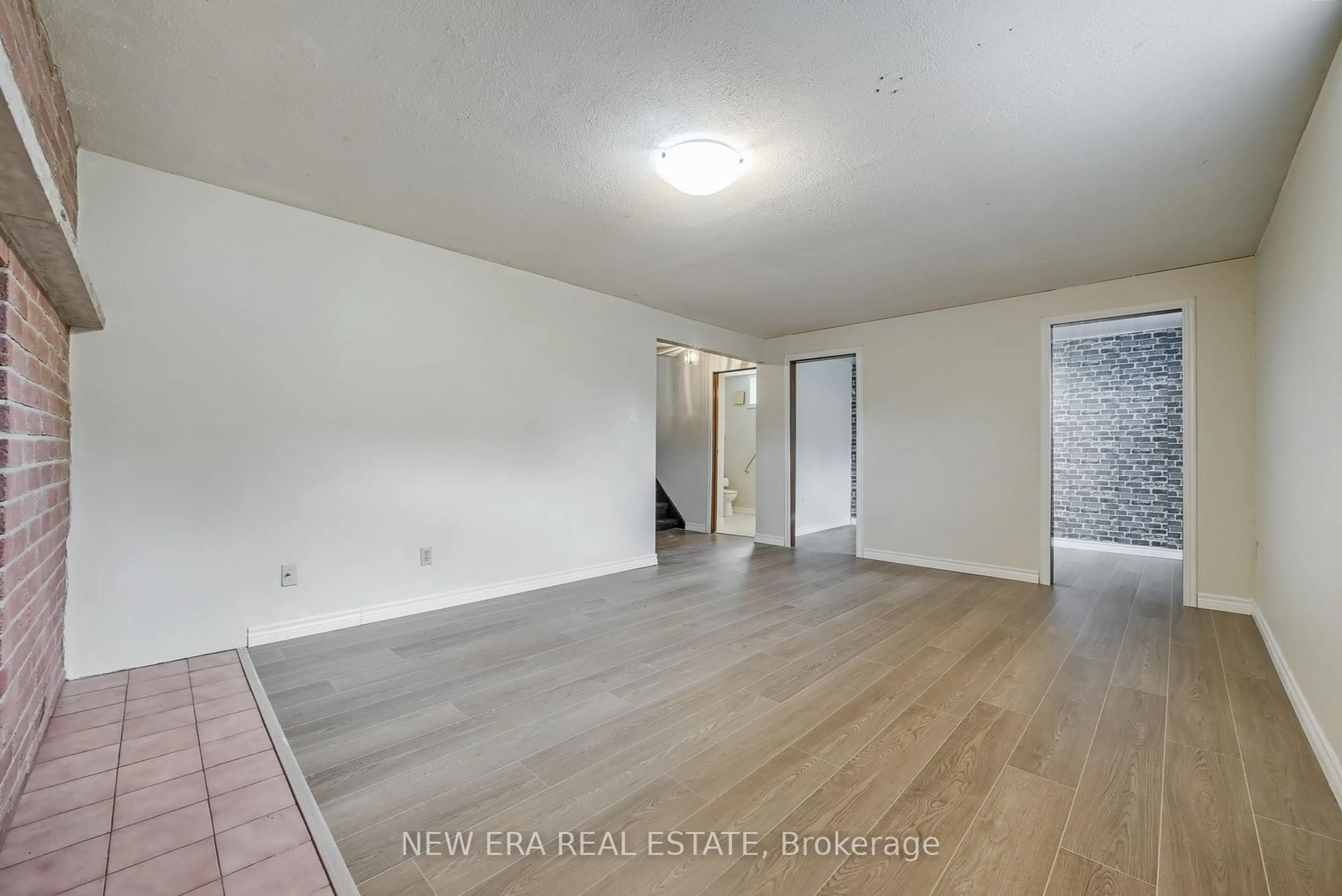 A pic of a room for 3 Envoy Blvd, Hamilton Ontario L8G 4M1
