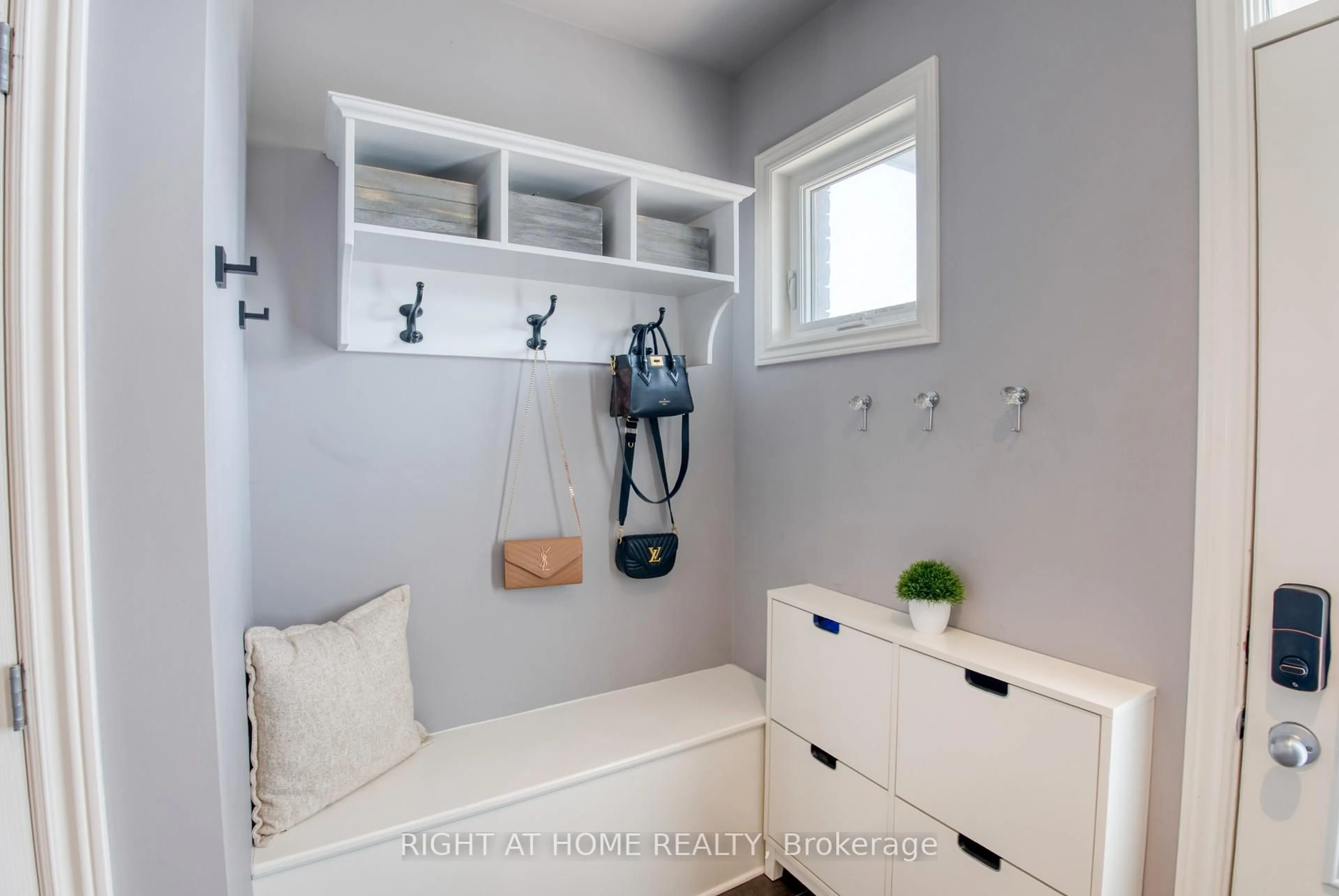 Laundry room for 1148 Beckett Cres, Ottawa Ontario K2S 0Z2