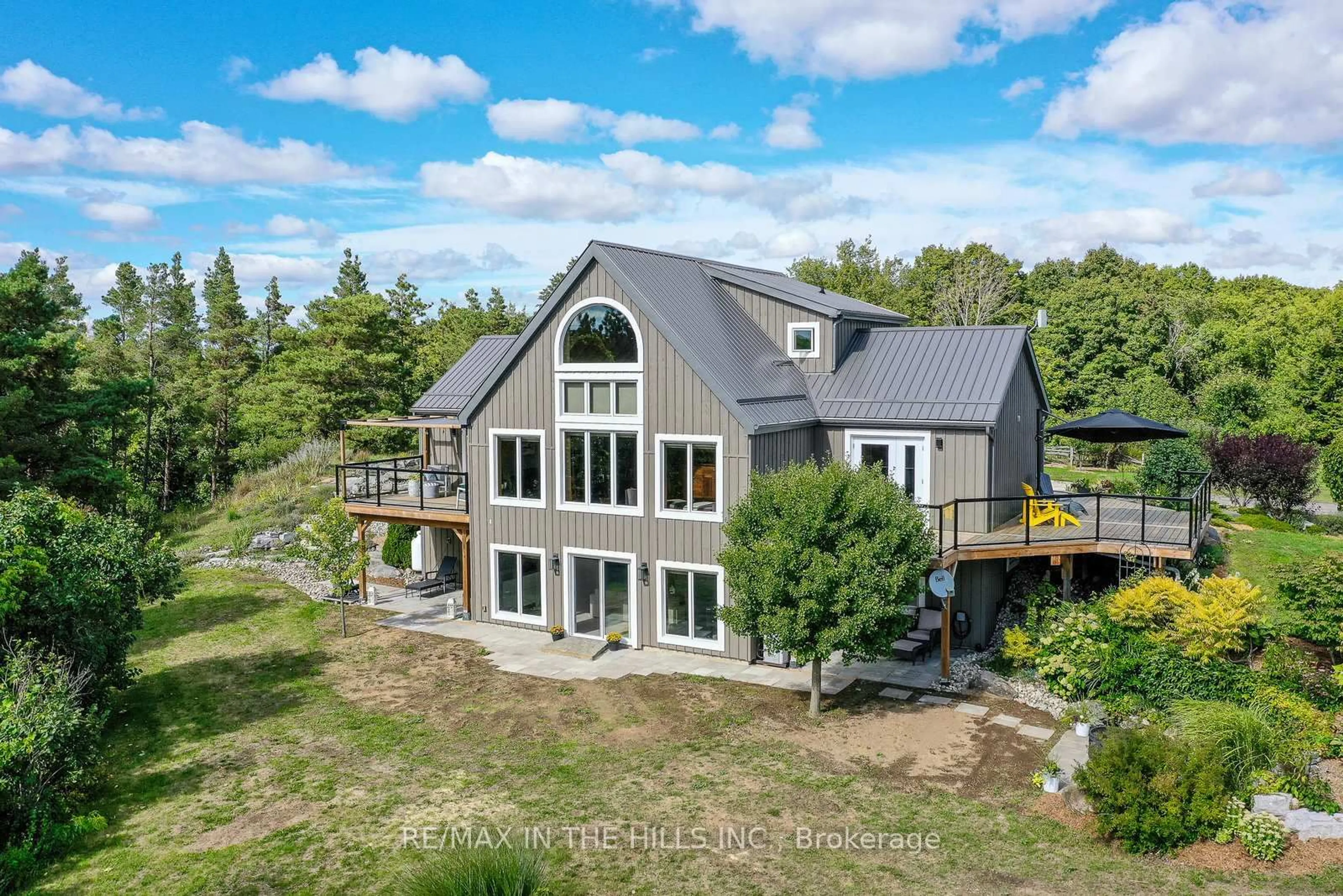 A pic from outside/outdoor area/front of a property/back of a property/a pic from drone, water/lake/river/ocean view for 954461 7th Line Ehs Rd, Mono Ontario L9W 6G1